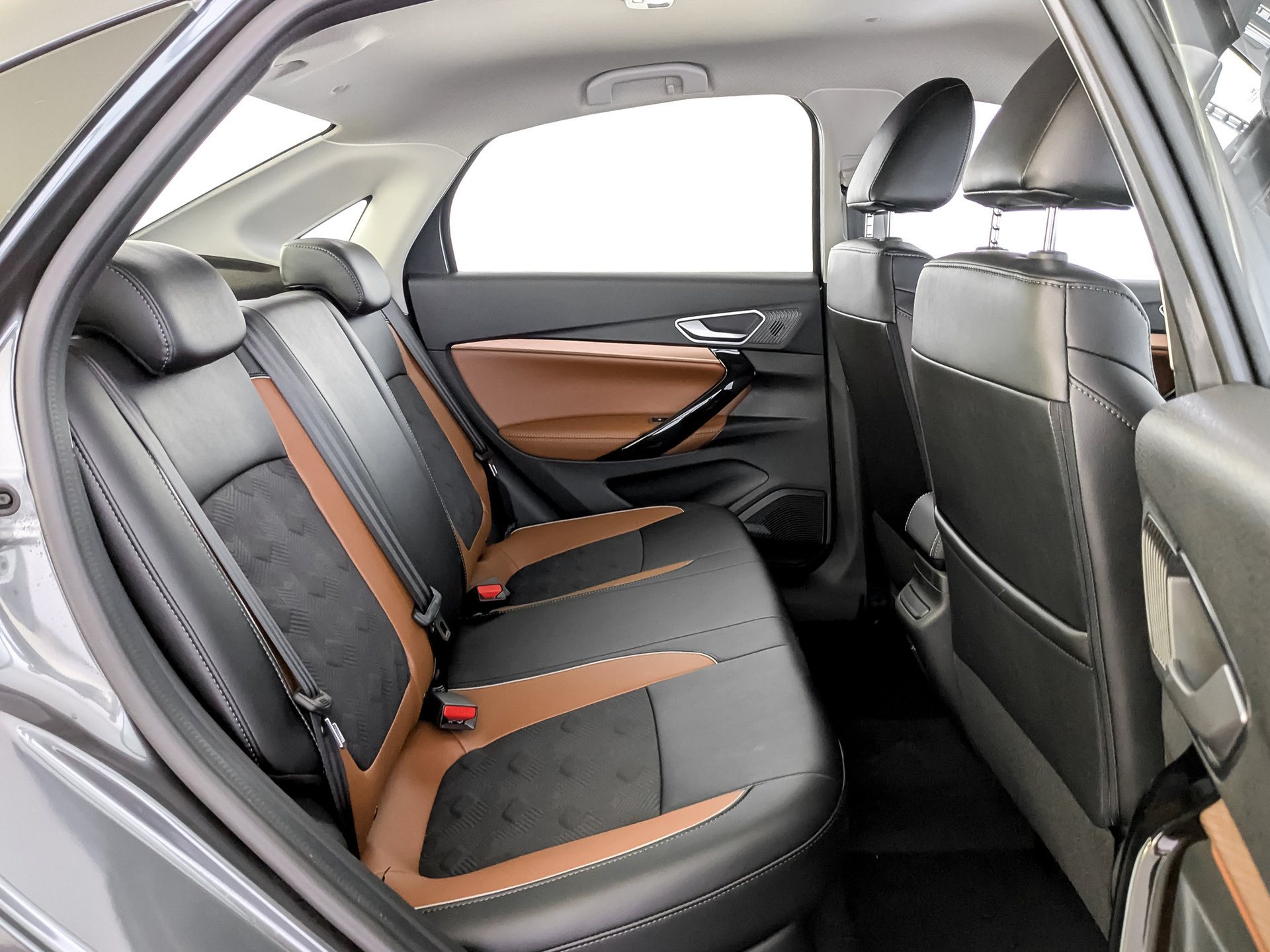 Фото Lada Vesta Седан Кросс Практик 1.6/106 5MT