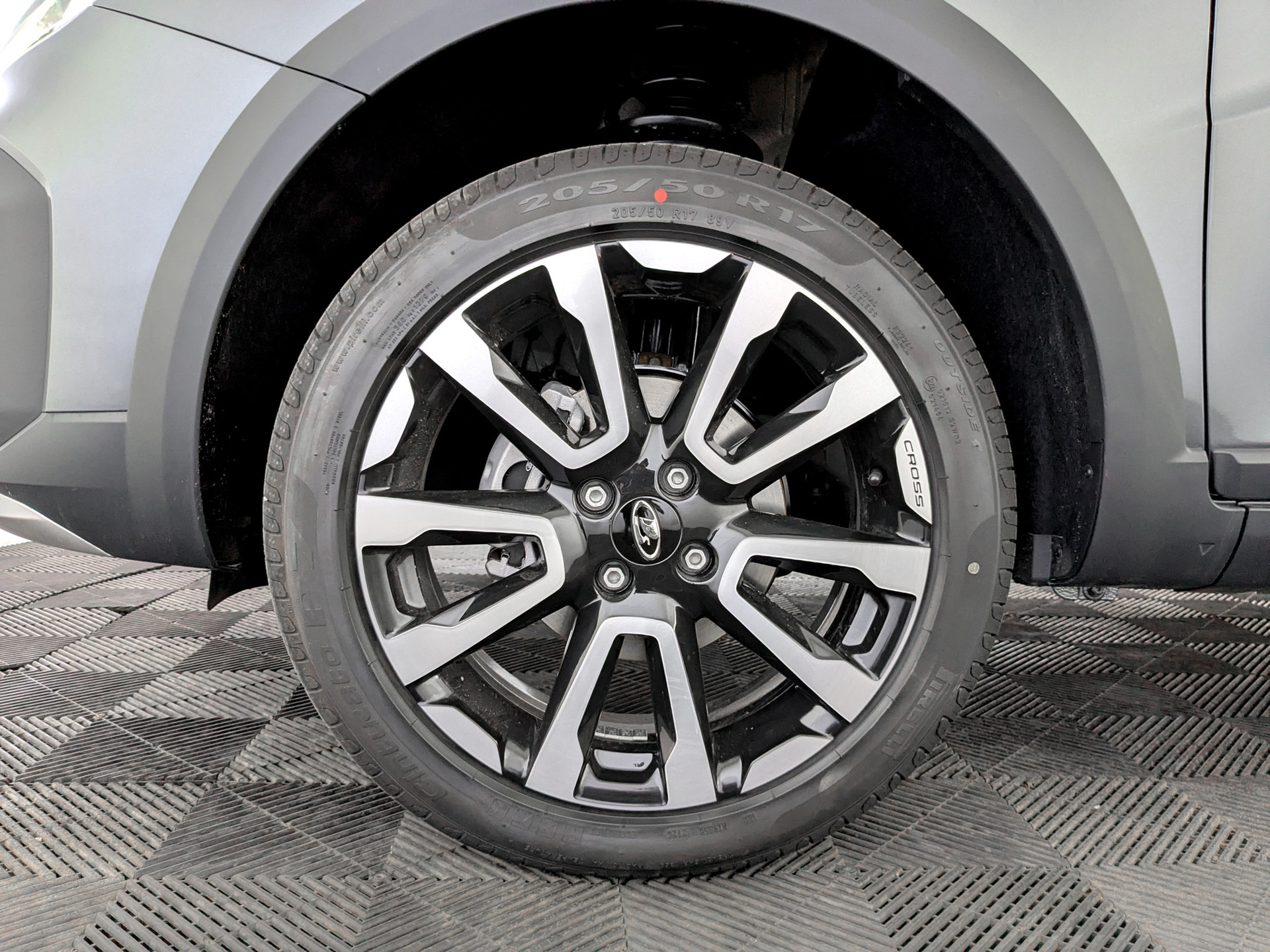 Фото Lada Vesta Седан Кросс Практик 1.6/106 5MT