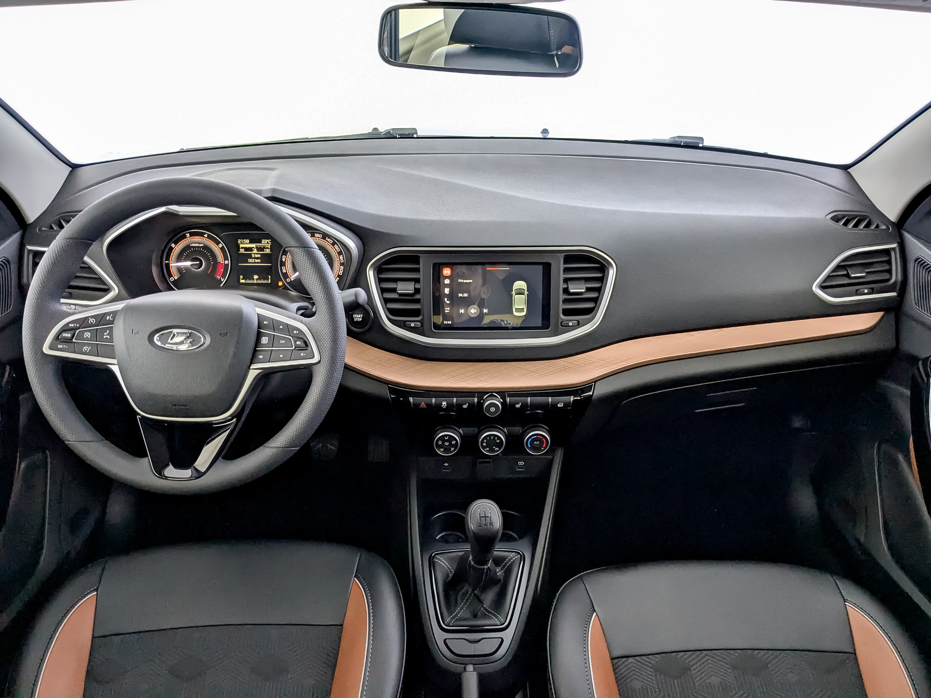 Фото Lada Vesta Седан Кросс Практик 1.6/106 5MT