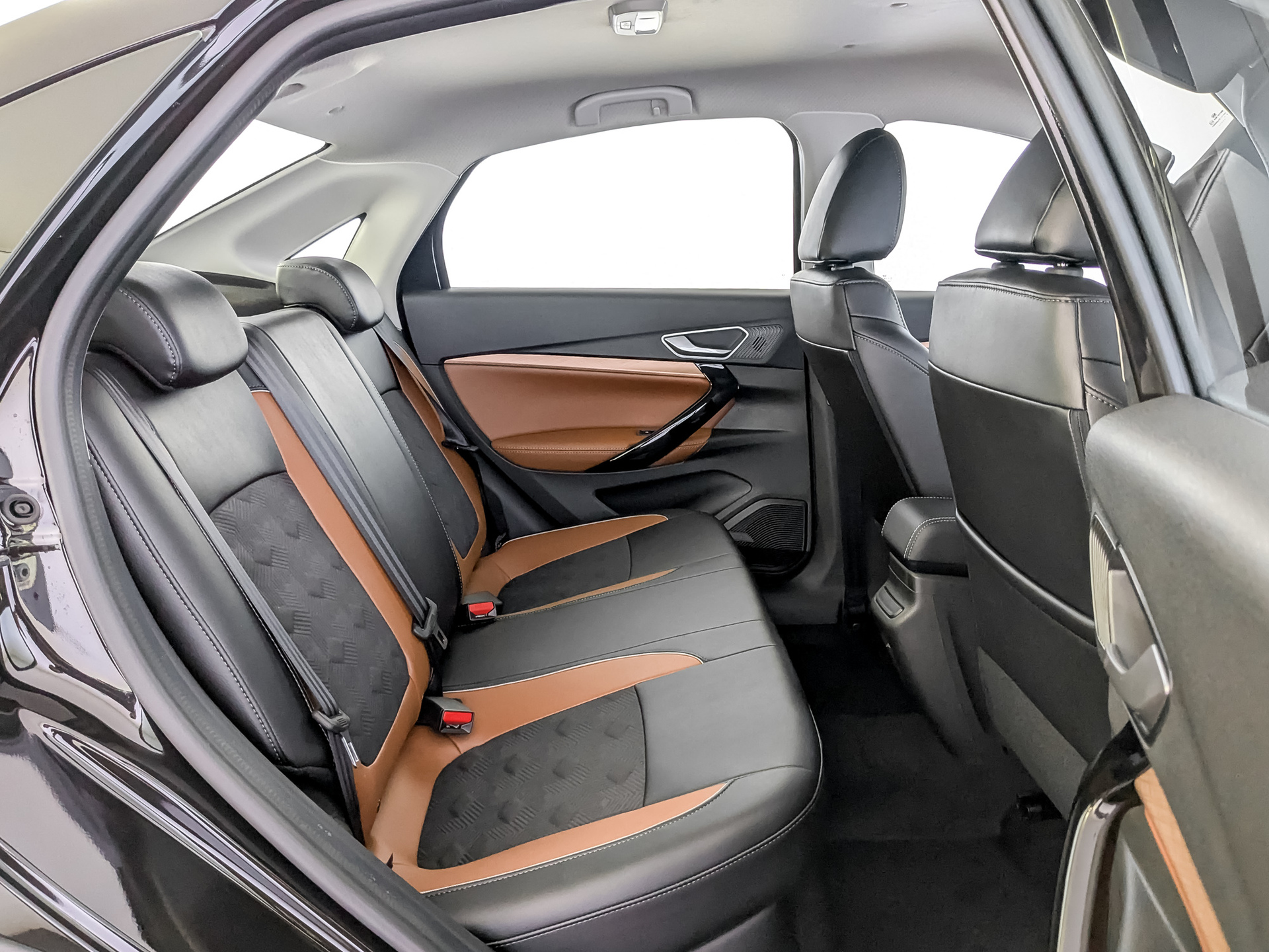 Фото Lada Vesta Седан Кросс Практик 1.6/106 5MT