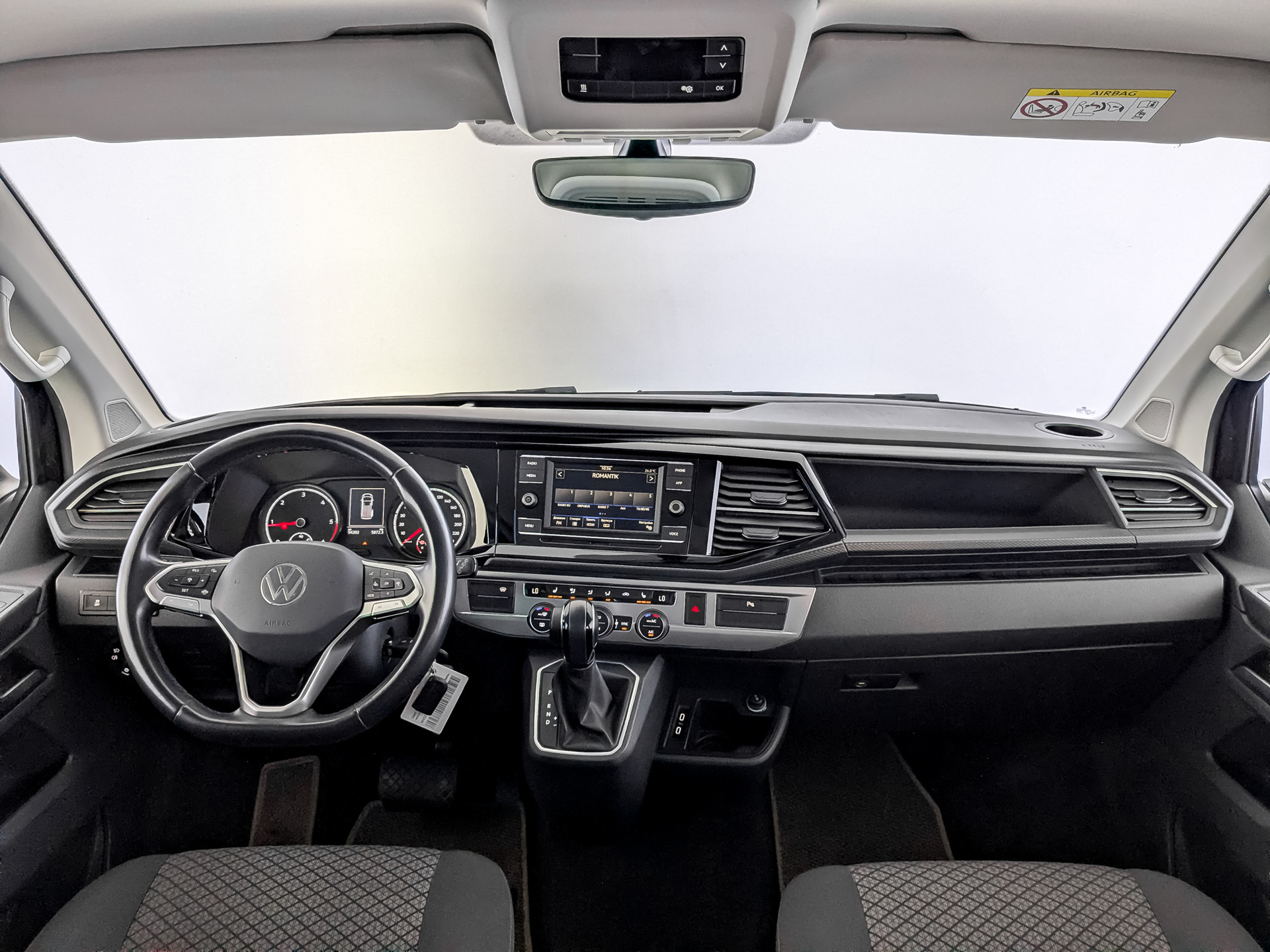 VOLKSWAGEN Multivan 2.00 (150 л.с), автомат, 2021, пробег 94 113 км