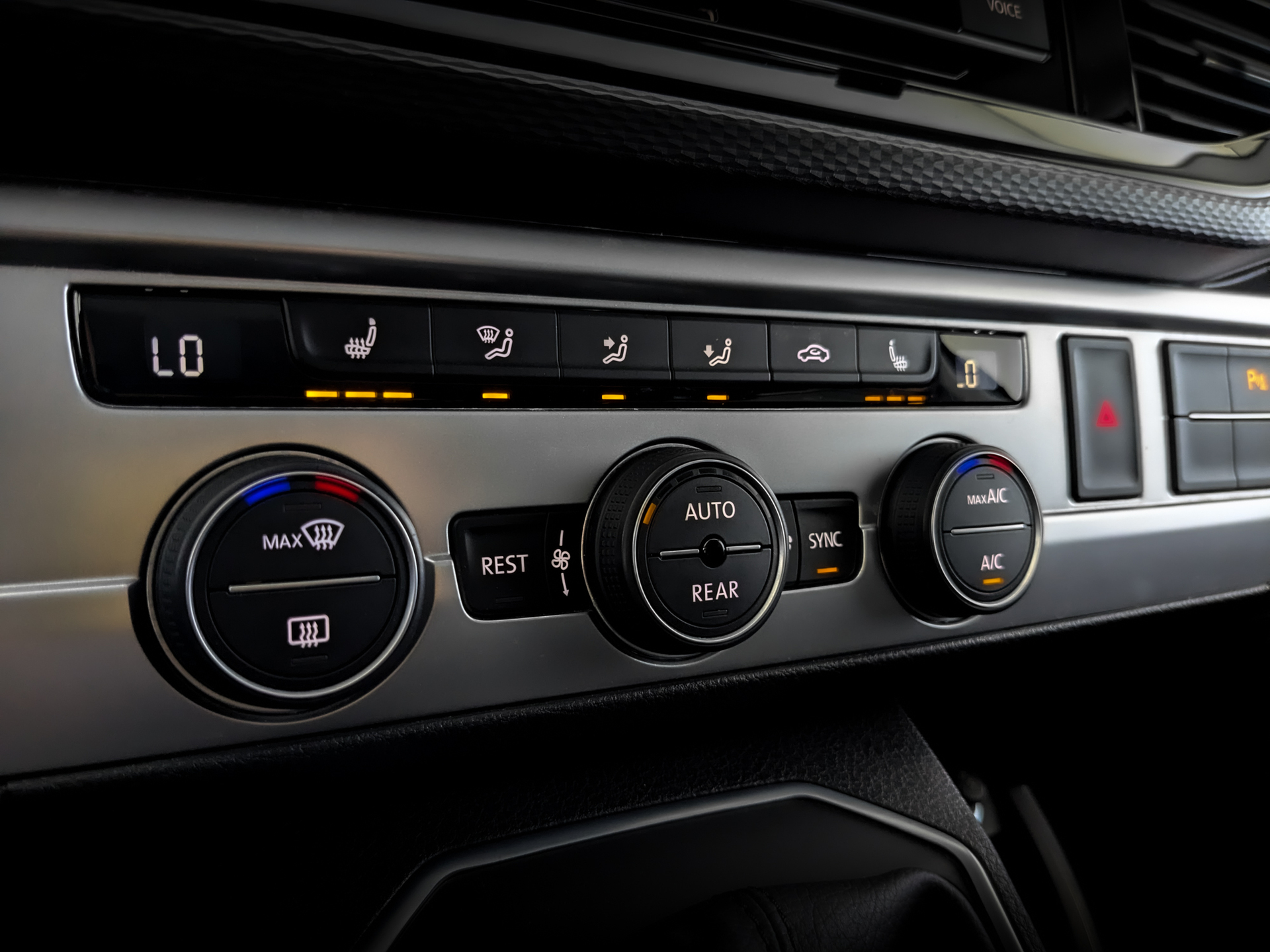 VOLKSWAGEN Multivan 2.00 (150 л.с), автомат, 2021, пробег 94 113 км