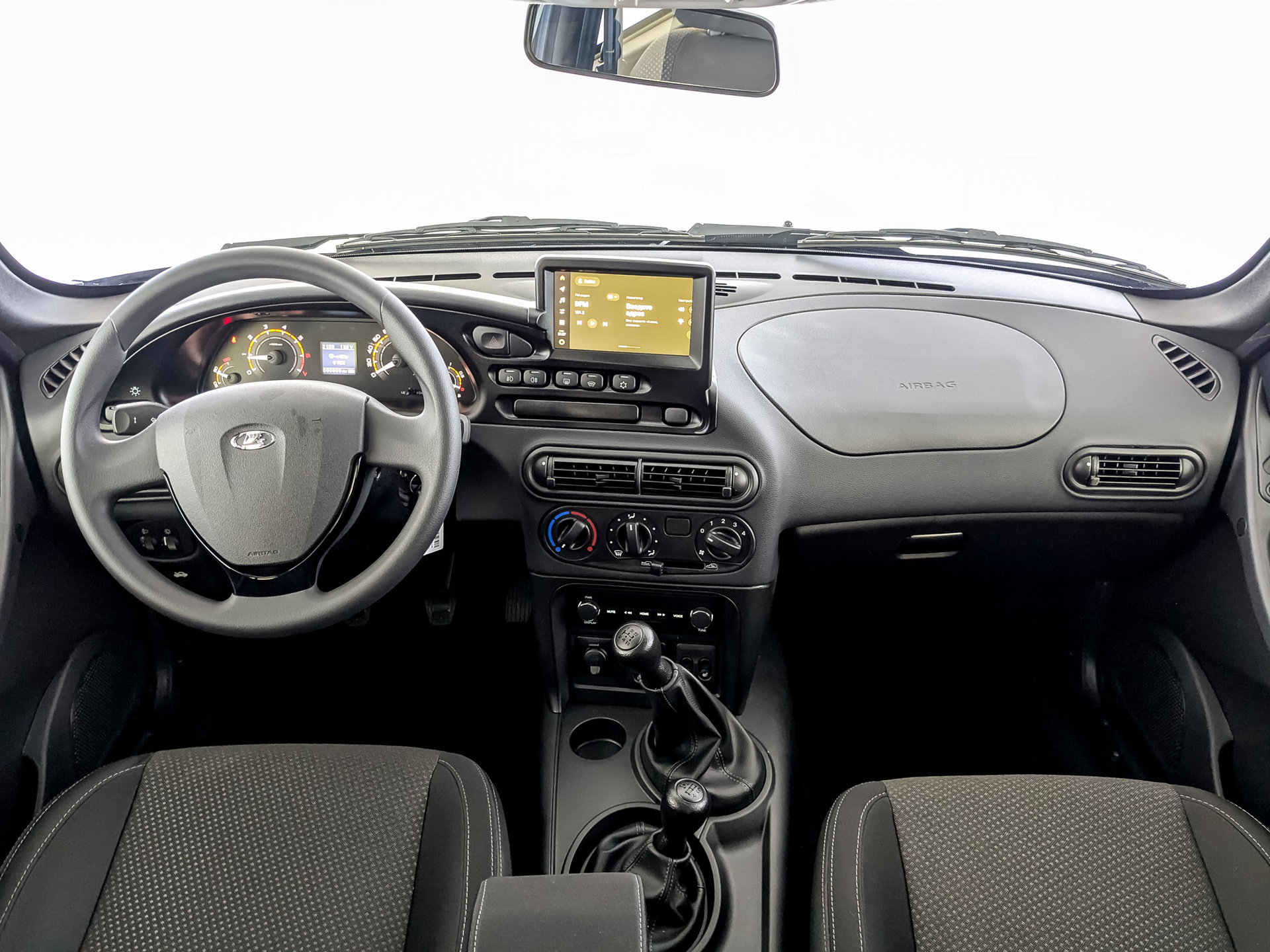 Фото Lada Niva Travel КХЛ 1.8/90 5MT