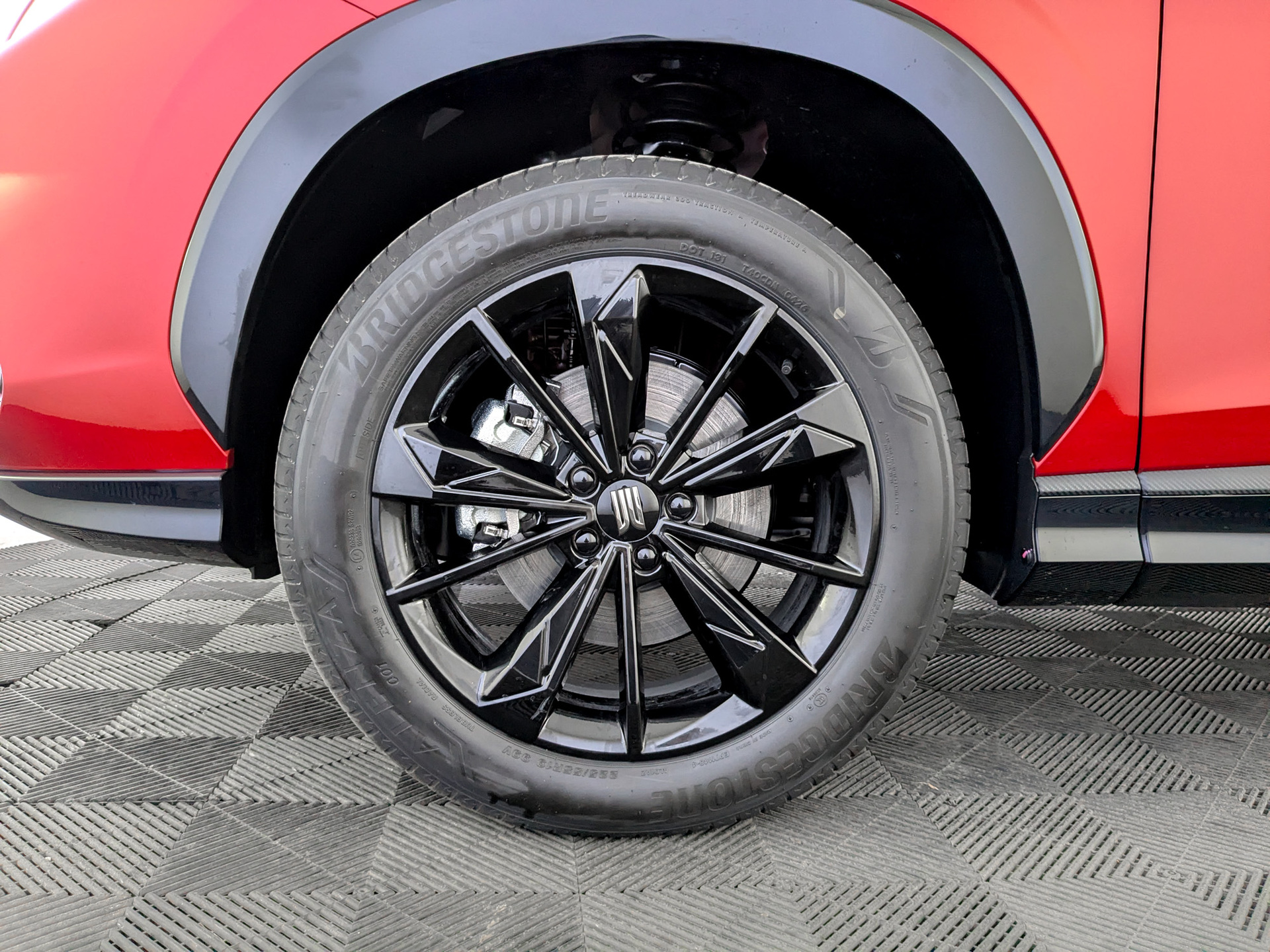 Фото Москвич М70 Драйв 1.5T/150 7РТ 2П