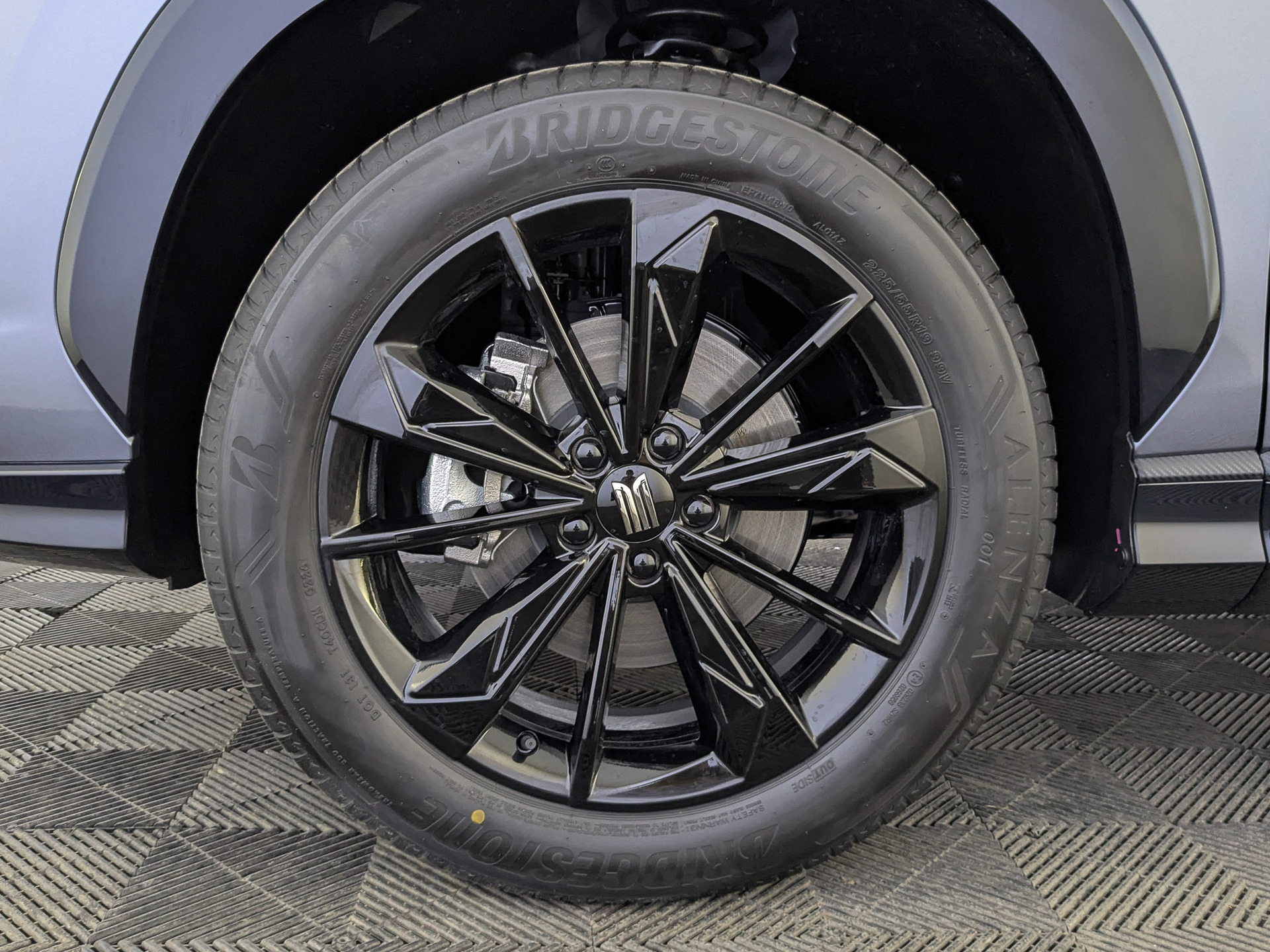 Фото Москвич М70 Драйв 1.5T/150 7РТ 2П