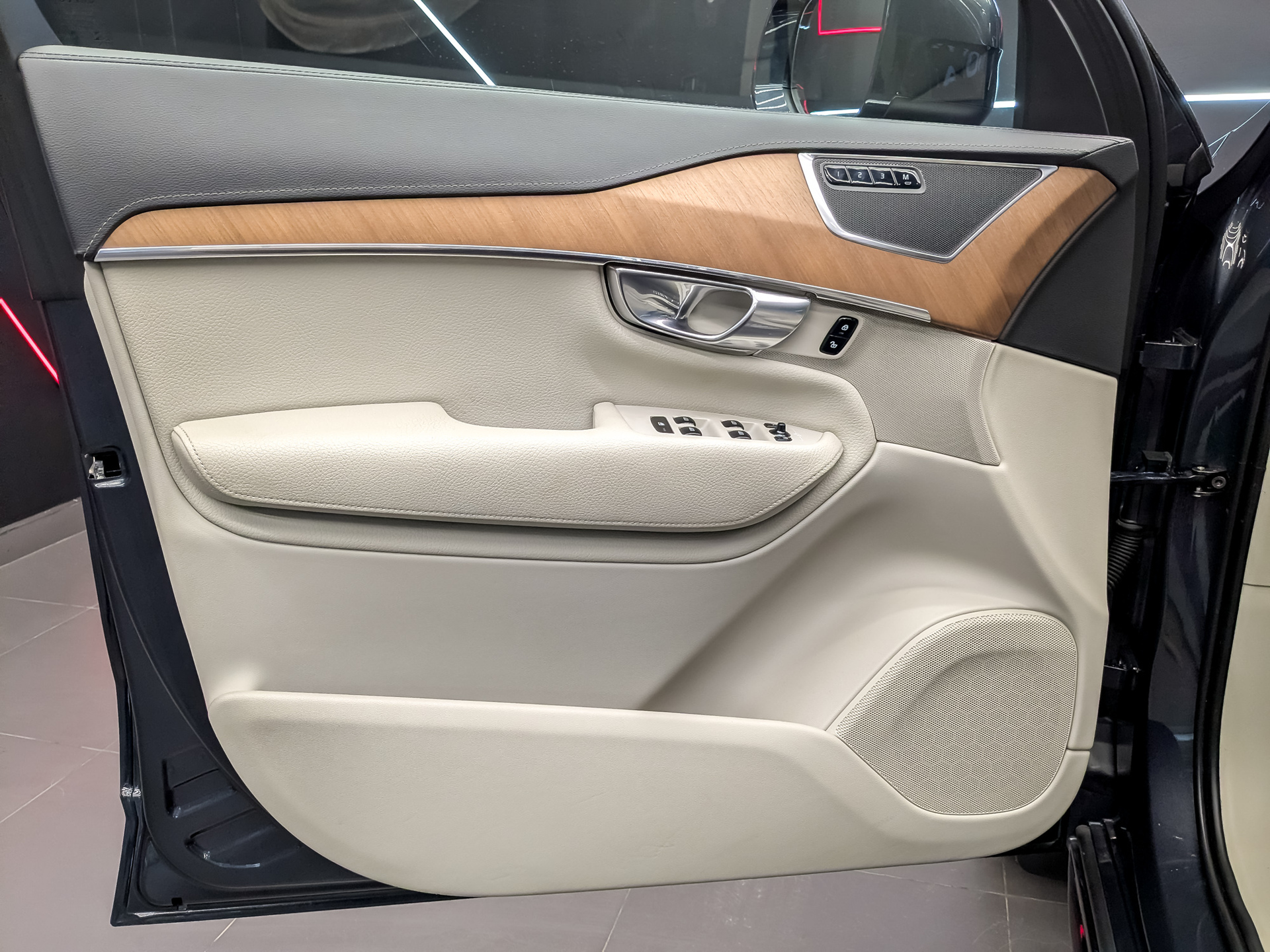 VOLVO XC90 2.00 (249 л.с), автомат, 2021, пробег 69 878 км