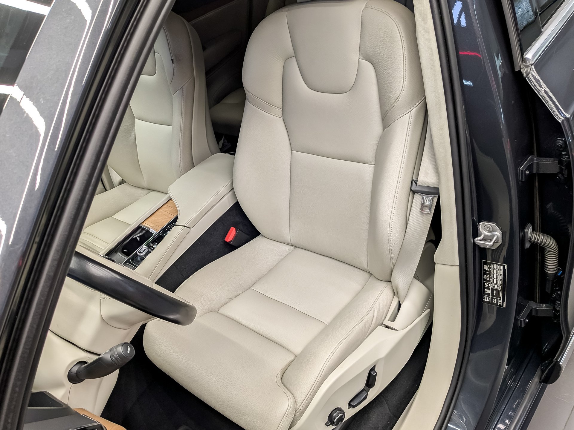 VOLVO XC90 2.00 (249 л.с), автомат, 2021, пробег 69 878 км