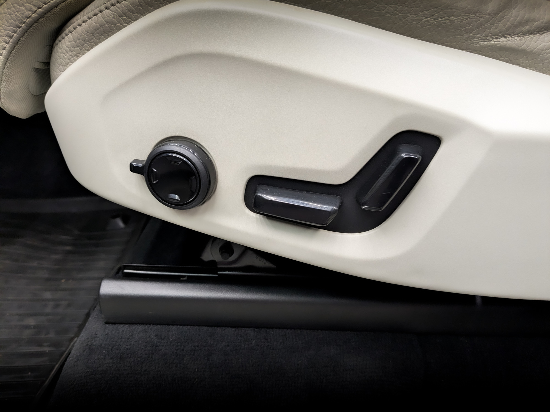 VOLVO XC90 2.00 (249 л.с), автомат, 2021, пробег 69 878 км
