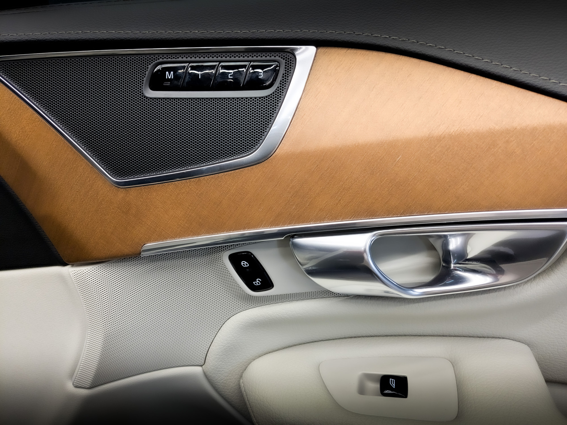 VOLVO XC90 2.00 (249 л.с), автомат, 2021, пробег 69 878 км