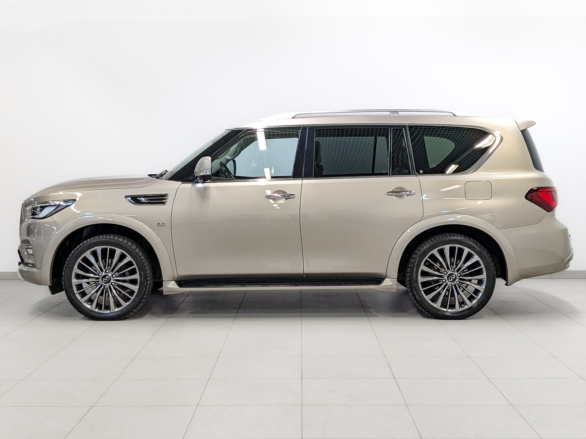 INFINITI QX80 5.60 (405 л.с), автомат, 2019, пробег 116 717 км