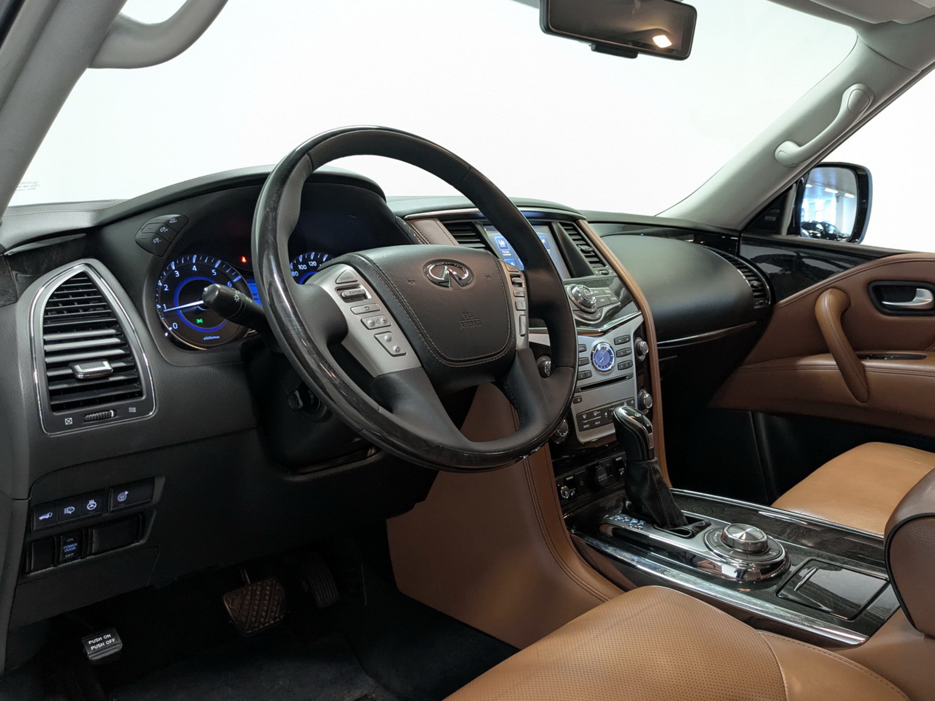 INFINITI QX80 5.60 (405 л.с), автомат, 2019, пробег 116 717 км