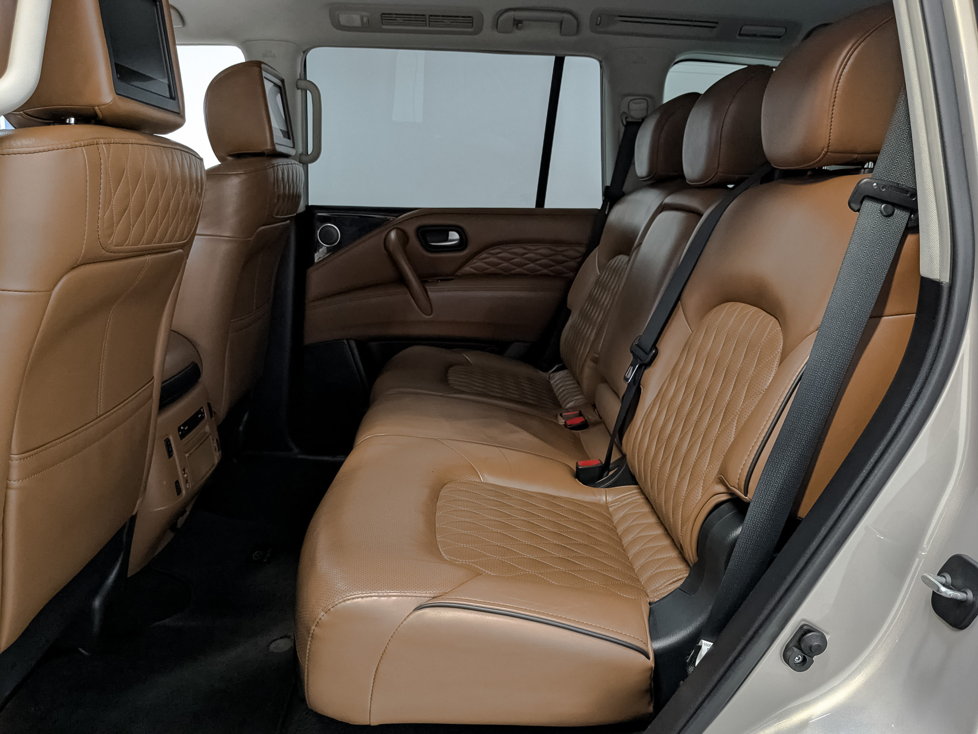 INFINITI QX80 5.60 (405 л.с), автомат, 2019, пробег 116 717 км