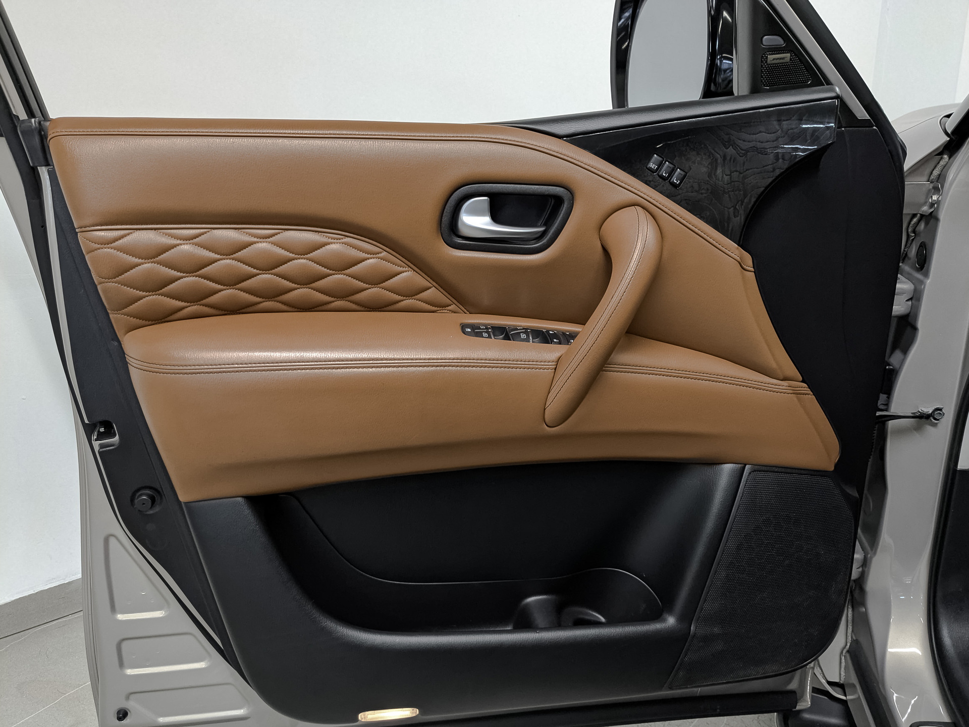 INFINITI QX80 5.60 (405 л.с), автомат, 2019, пробег 116 717 км
