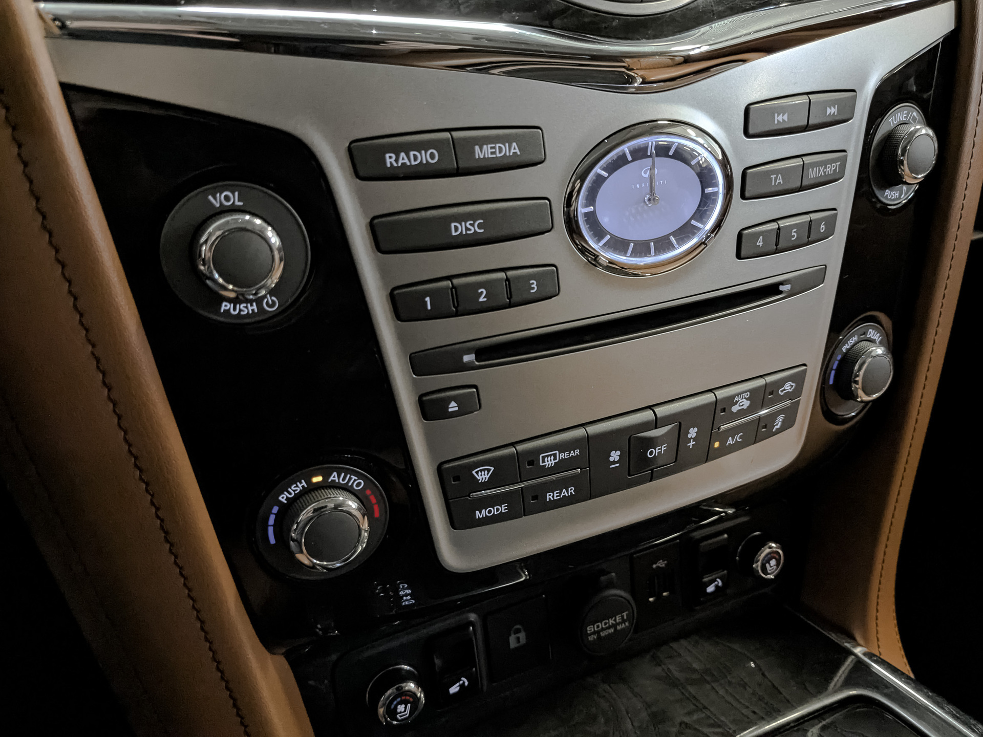 INFINITI QX80 5.60 (405 л.с), автомат, 2019, пробег 116 717 км