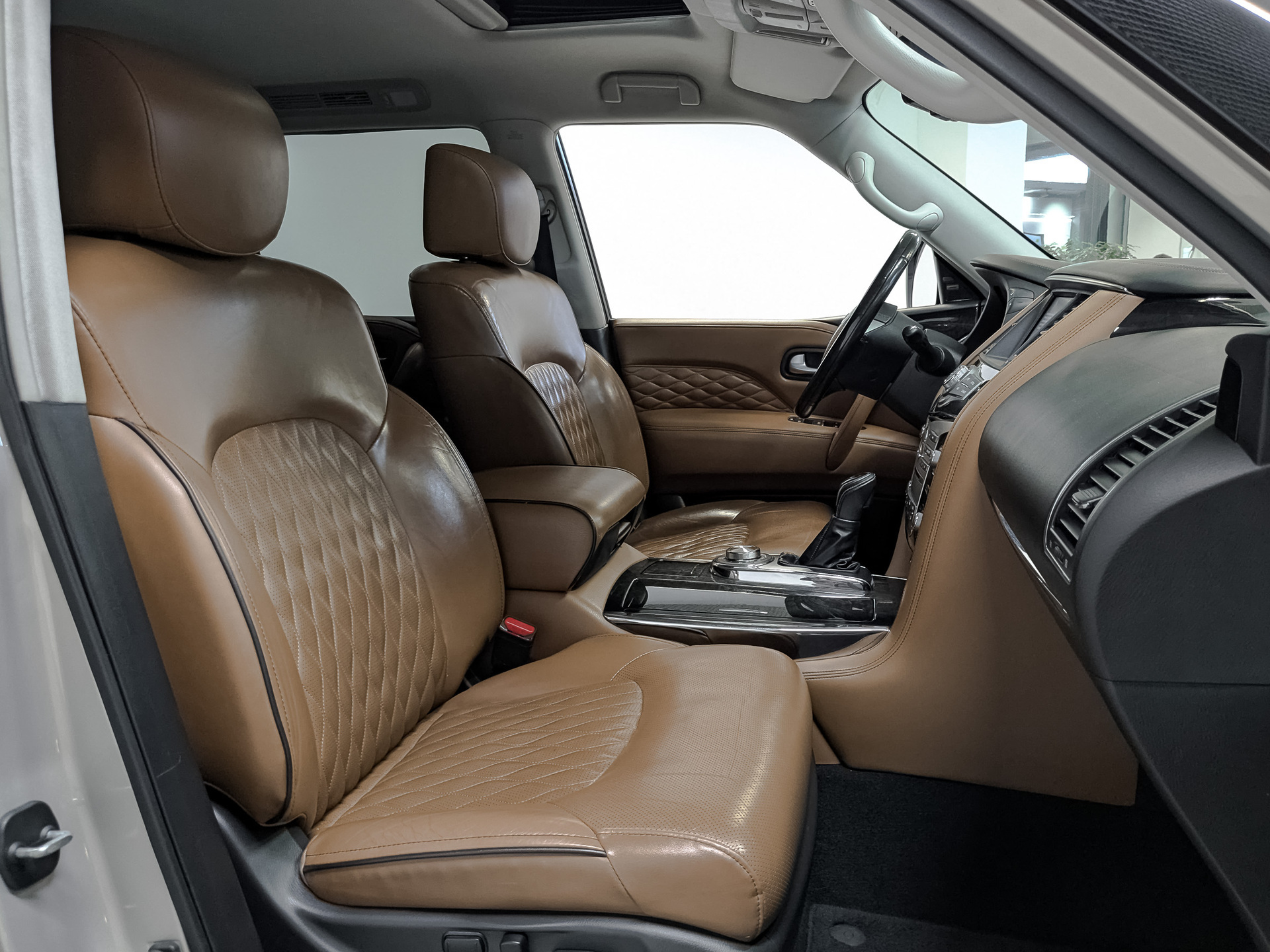 INFINITI QX80 5.60 (405 л.с), автомат, 2019, пробег 116 717 км