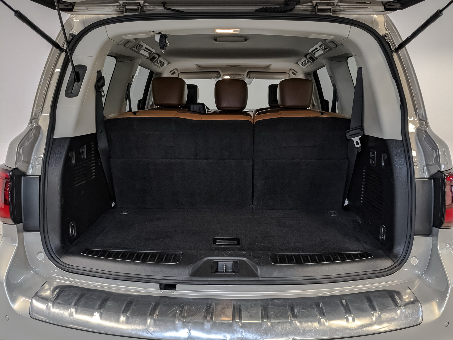 INFINITI QX80 5.60 (405 л.с), автомат, 2019, пробег 116 717 км