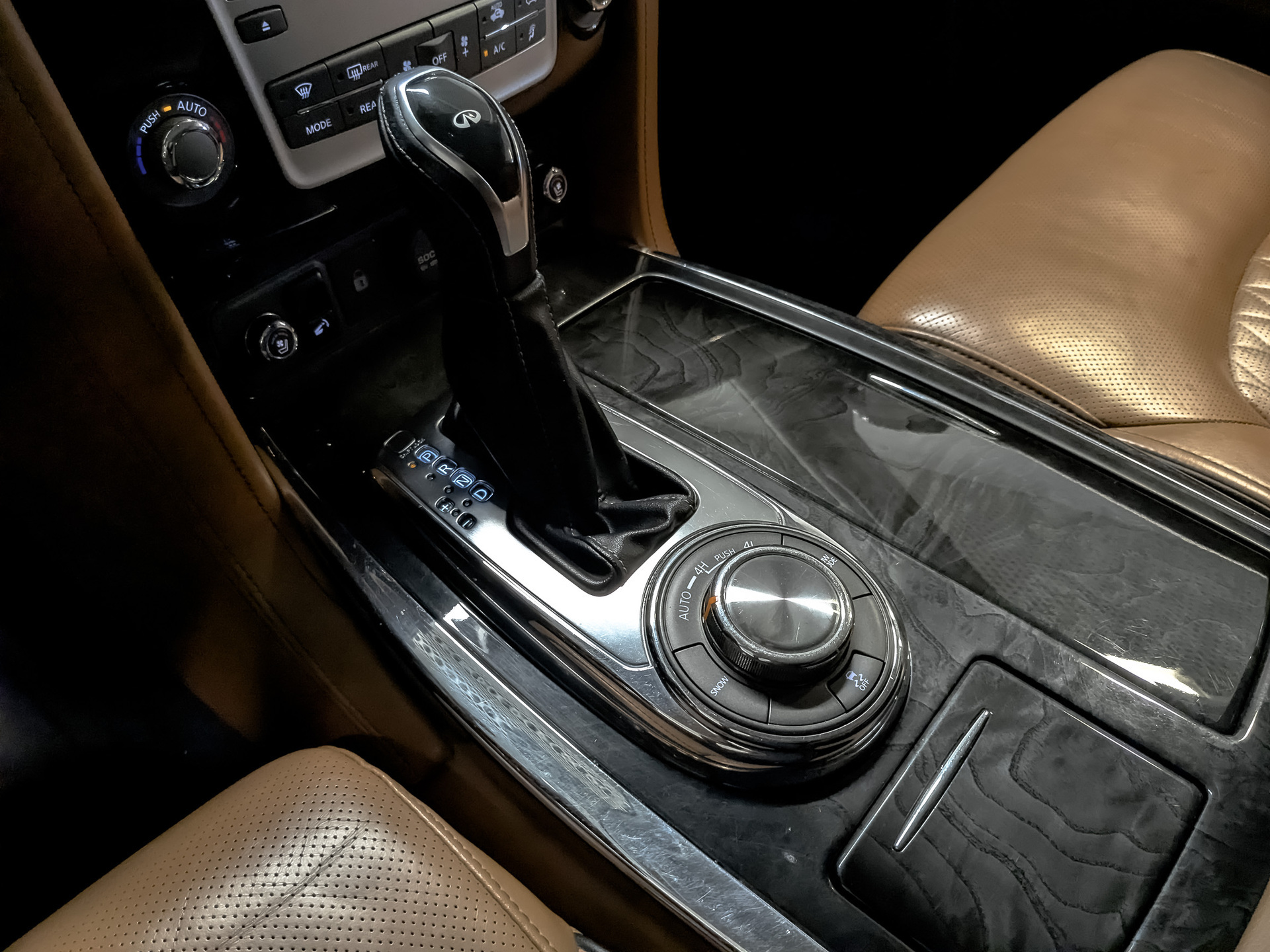 INFINITI QX80 5.60 (405 л.с), автомат, 2019, пробег 116 717 км