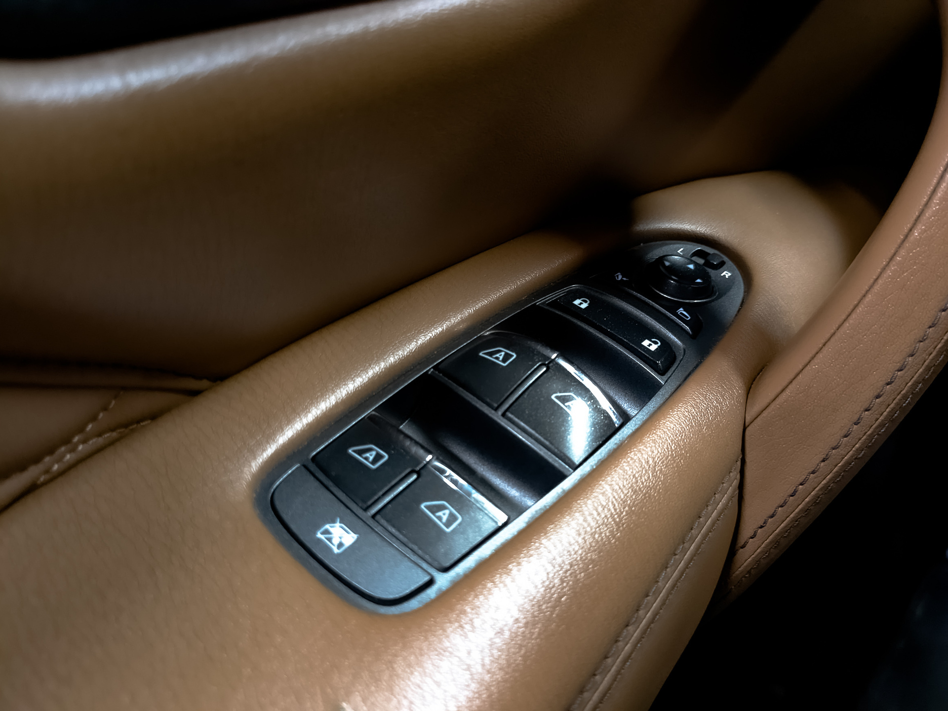 INFINITI QX80 5.60 (405 л.с), автомат, 2019, пробег 116 717 км