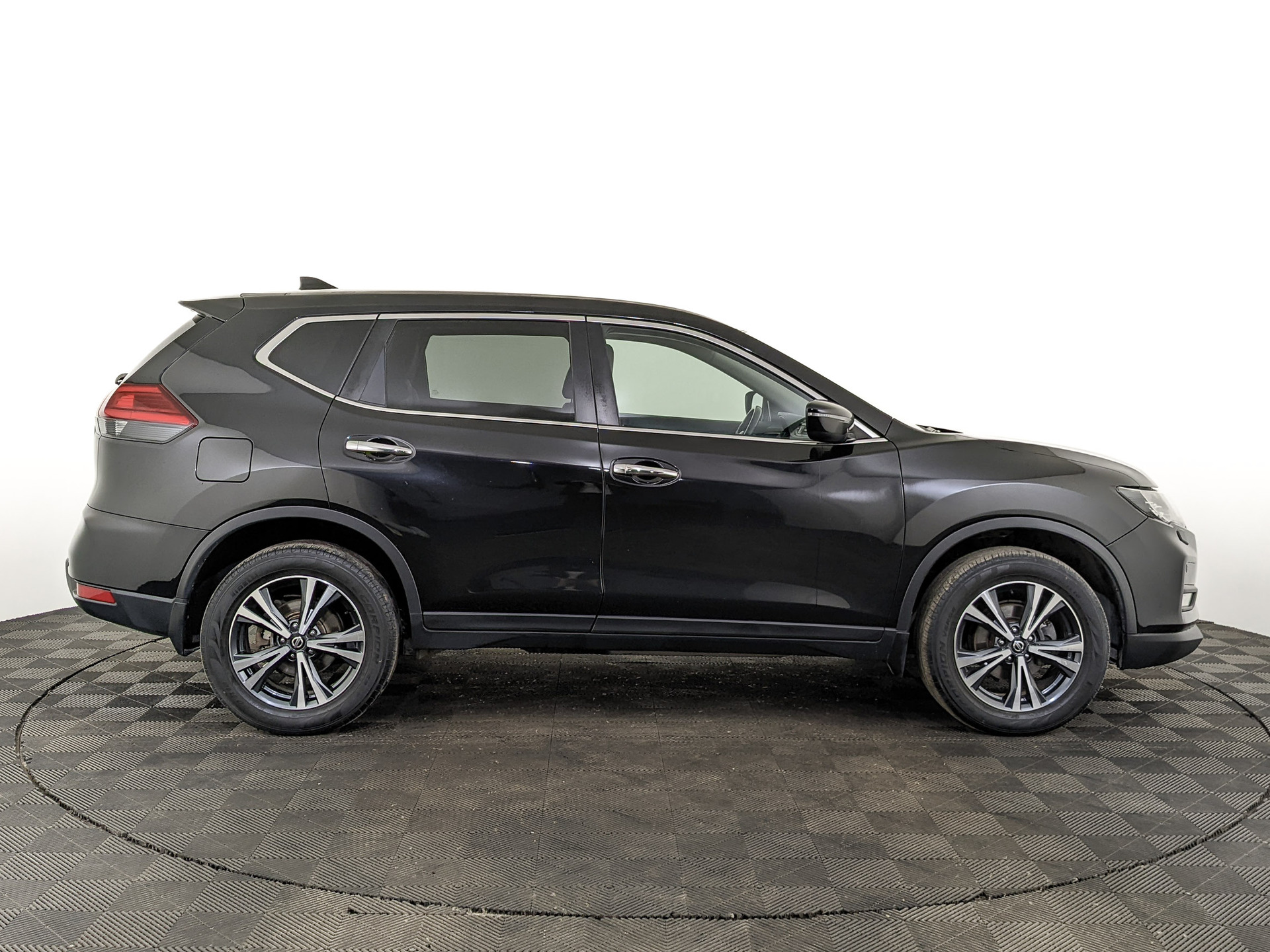 NISSAN X-Trail 2.50 (171 л.с), автомат, 2019, пробег 88 223 км