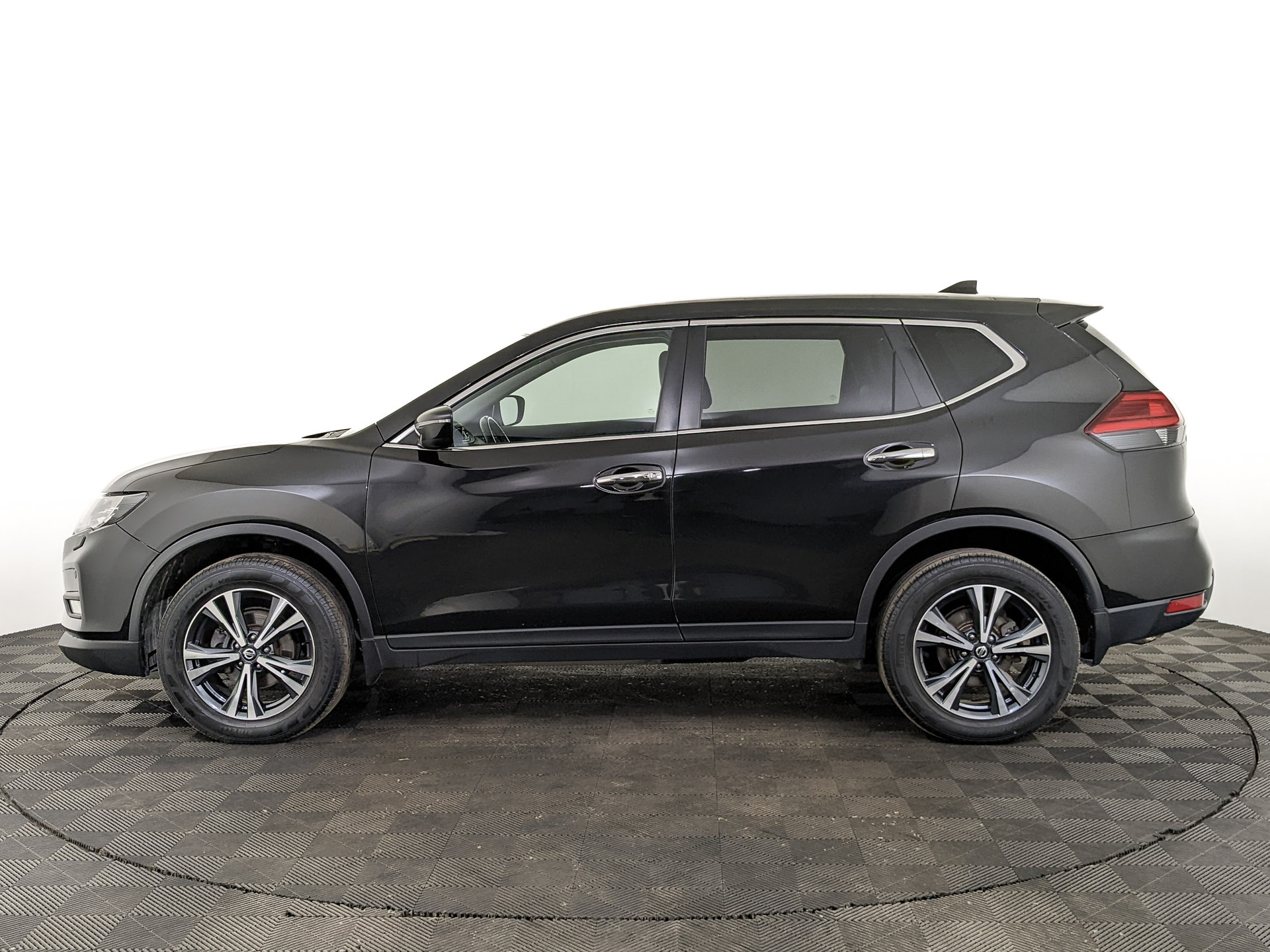 NISSAN X-Trail 2.50 (171 л.с), автомат, 2019, пробег 88 223 км