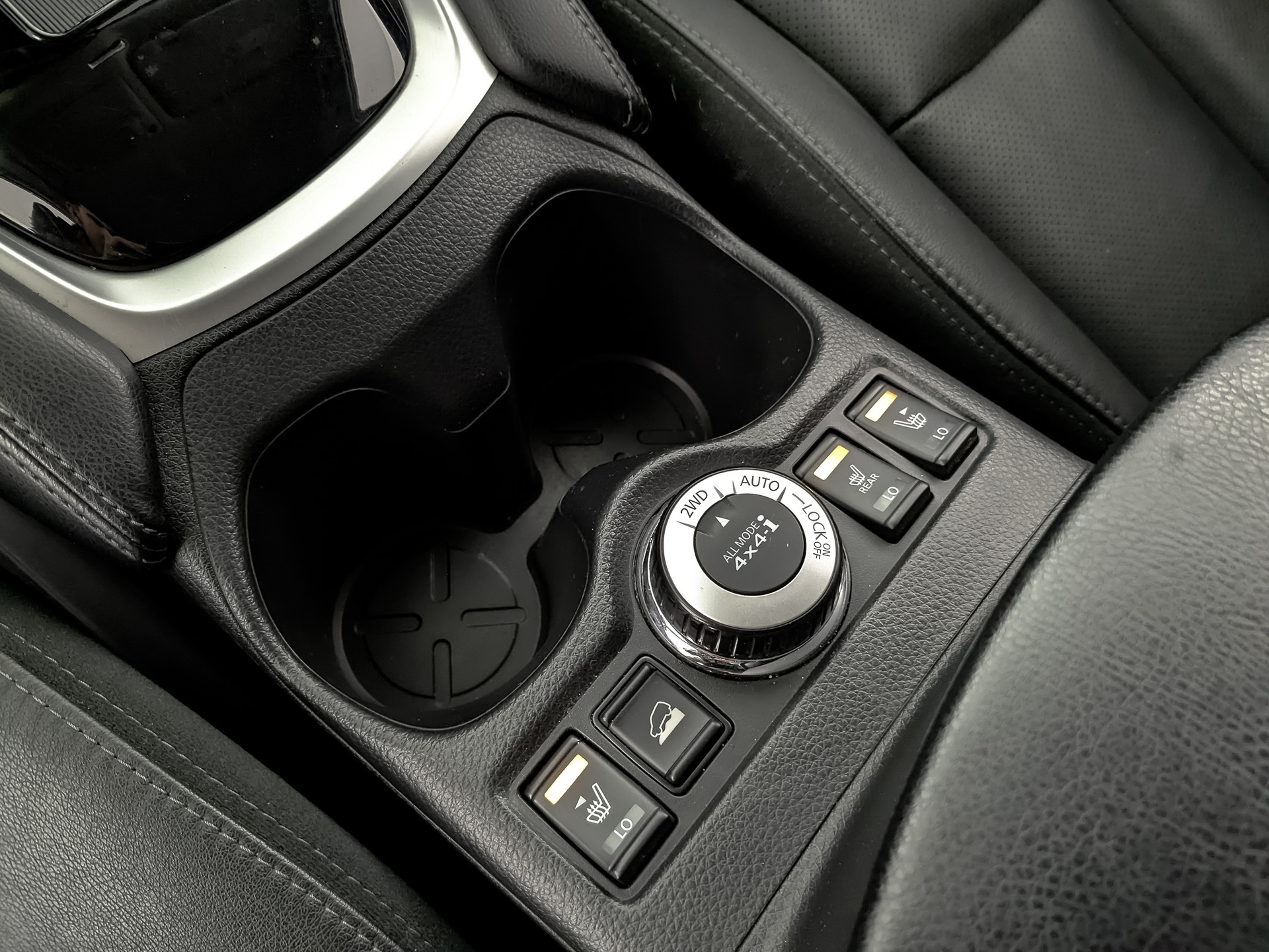 NISSAN X-Trail 2.50 (171 л.с), автомат, 2019, пробег 88 223 км