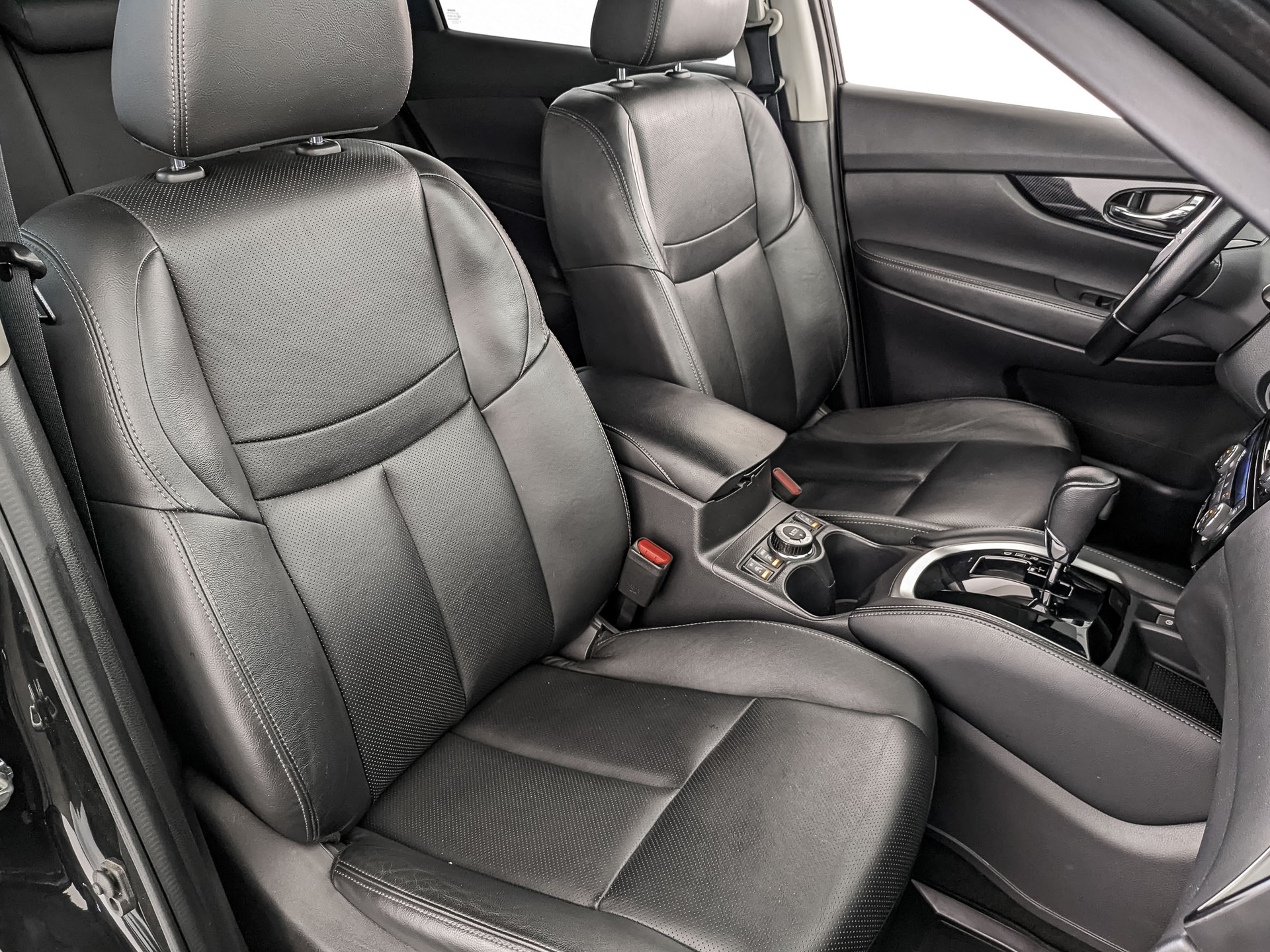 NISSAN X-Trail 2.50 (171 л.с), автомат, 2019, пробег 88 223 км