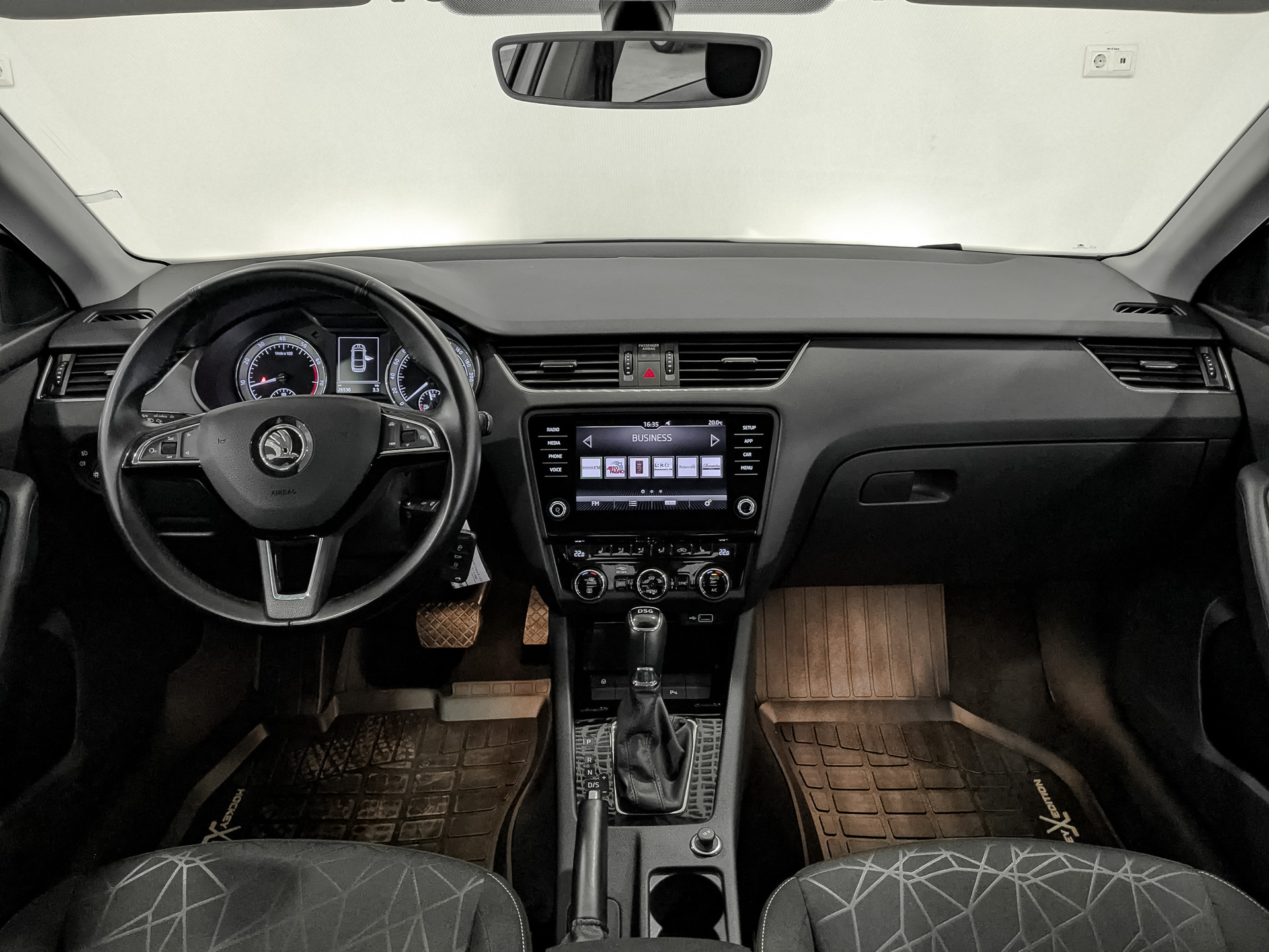 SKODA Octavia 1.40 (150 л.с), автомат, 2019, пробег 26 523 км
