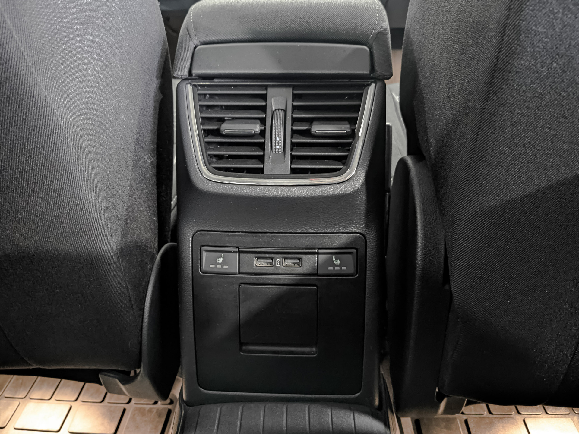 SKODA Octavia 1.40 (150 л.с), автомат, 2019, пробег 26 523 км
