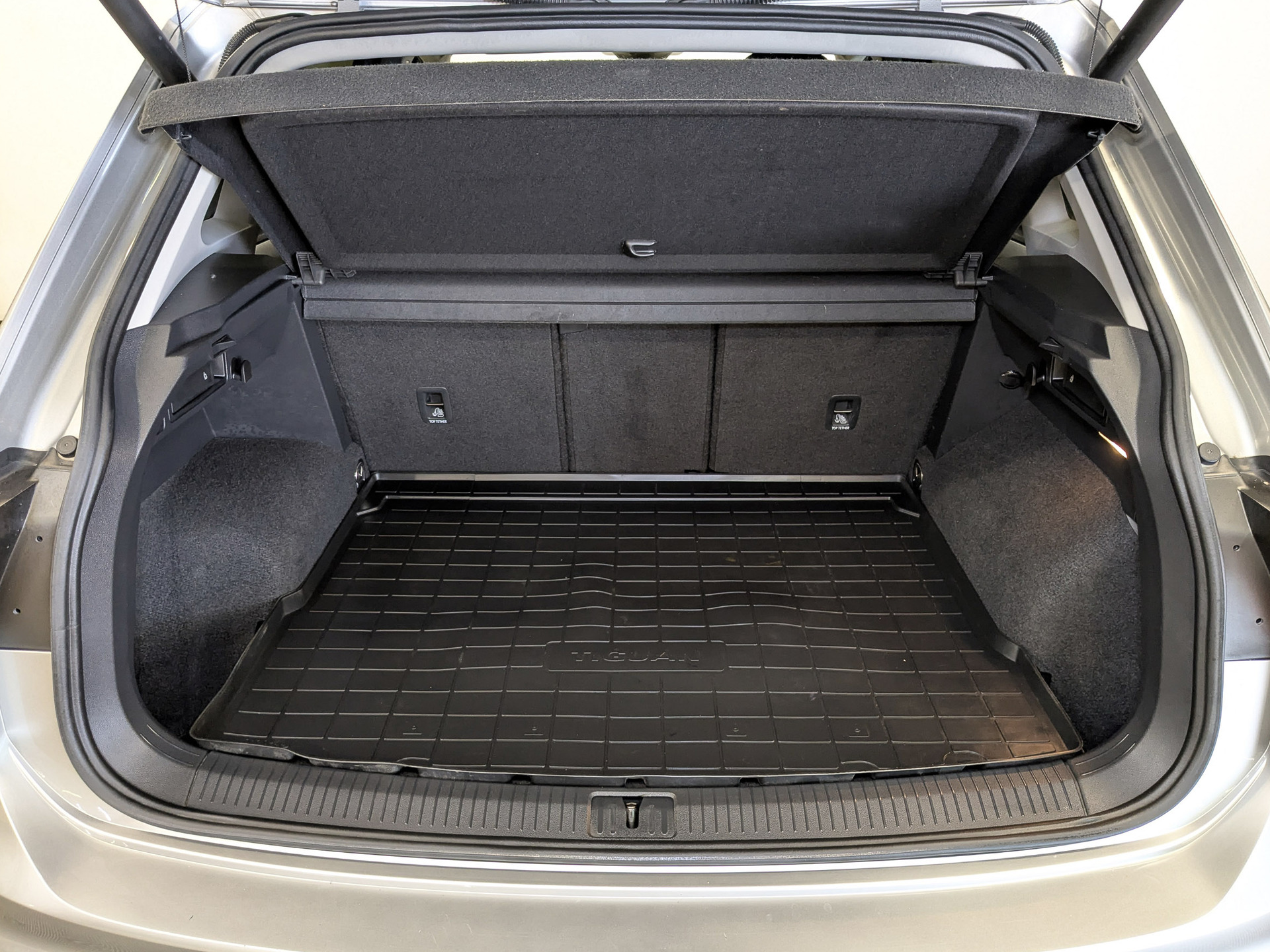 VOLKSWAGEN Tiguan 1.40 (150 л.с), автомат, 2020, пробег 95 085 км