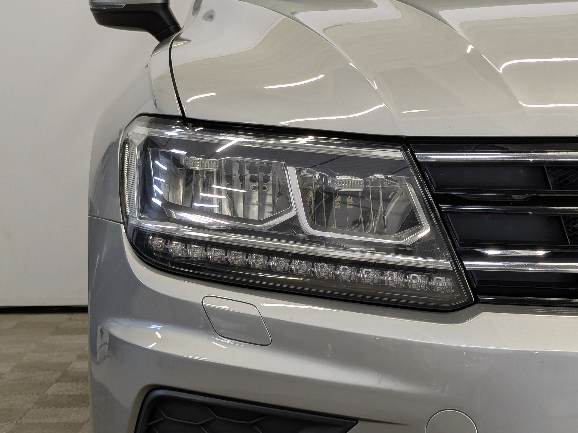VOLKSWAGEN Tiguan 1.40 (150 л.с), автомат, 2020, пробег 95 085 км