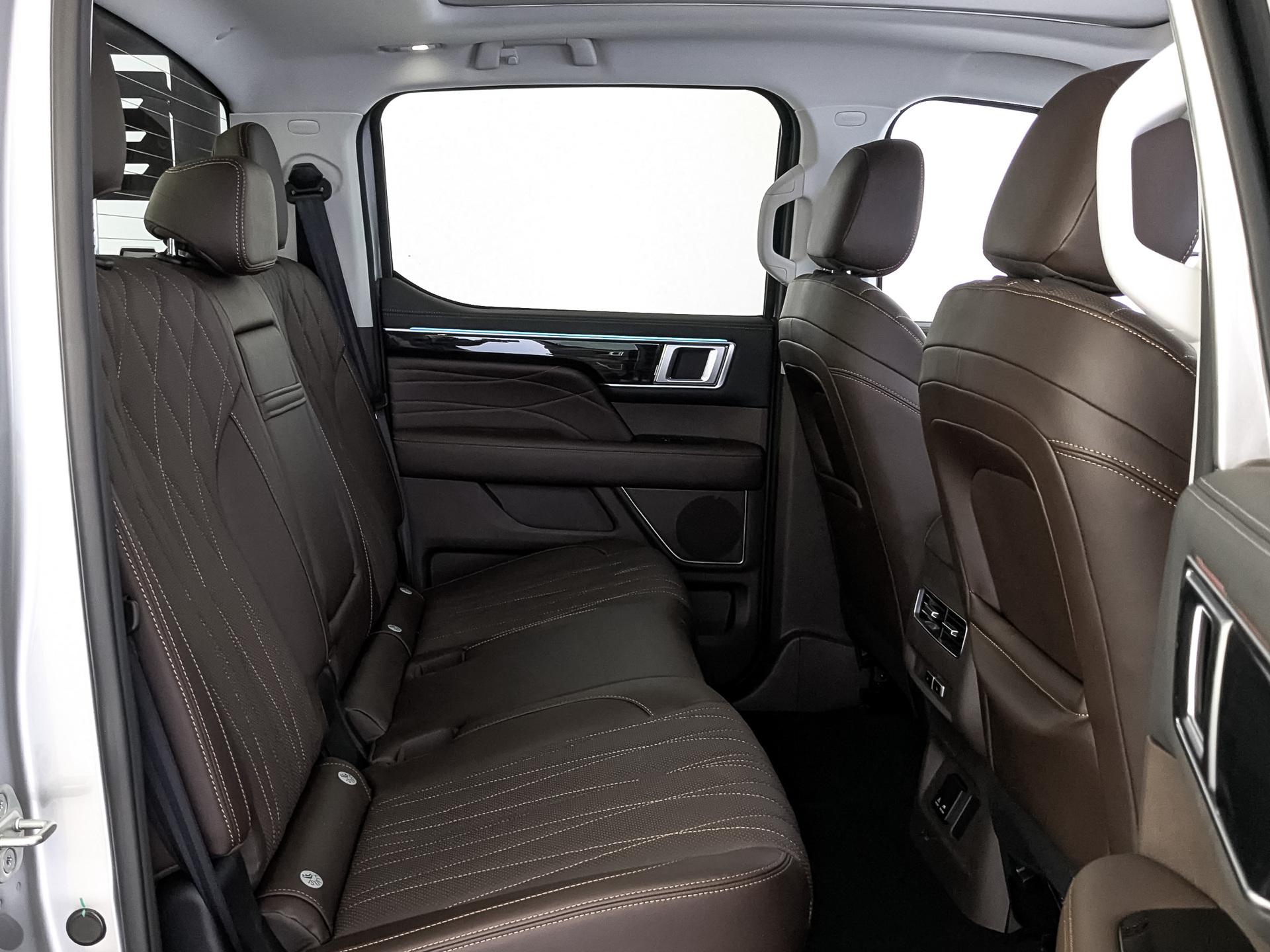 Фото Foton Tunland V9 Prestige 2.0TD/159 8АT 4WD