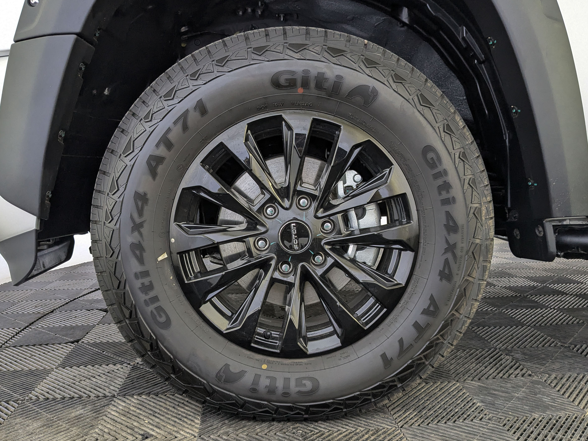 Фото Foton Tunland V9 Prestige 2.0TD/159 8АT 4WD