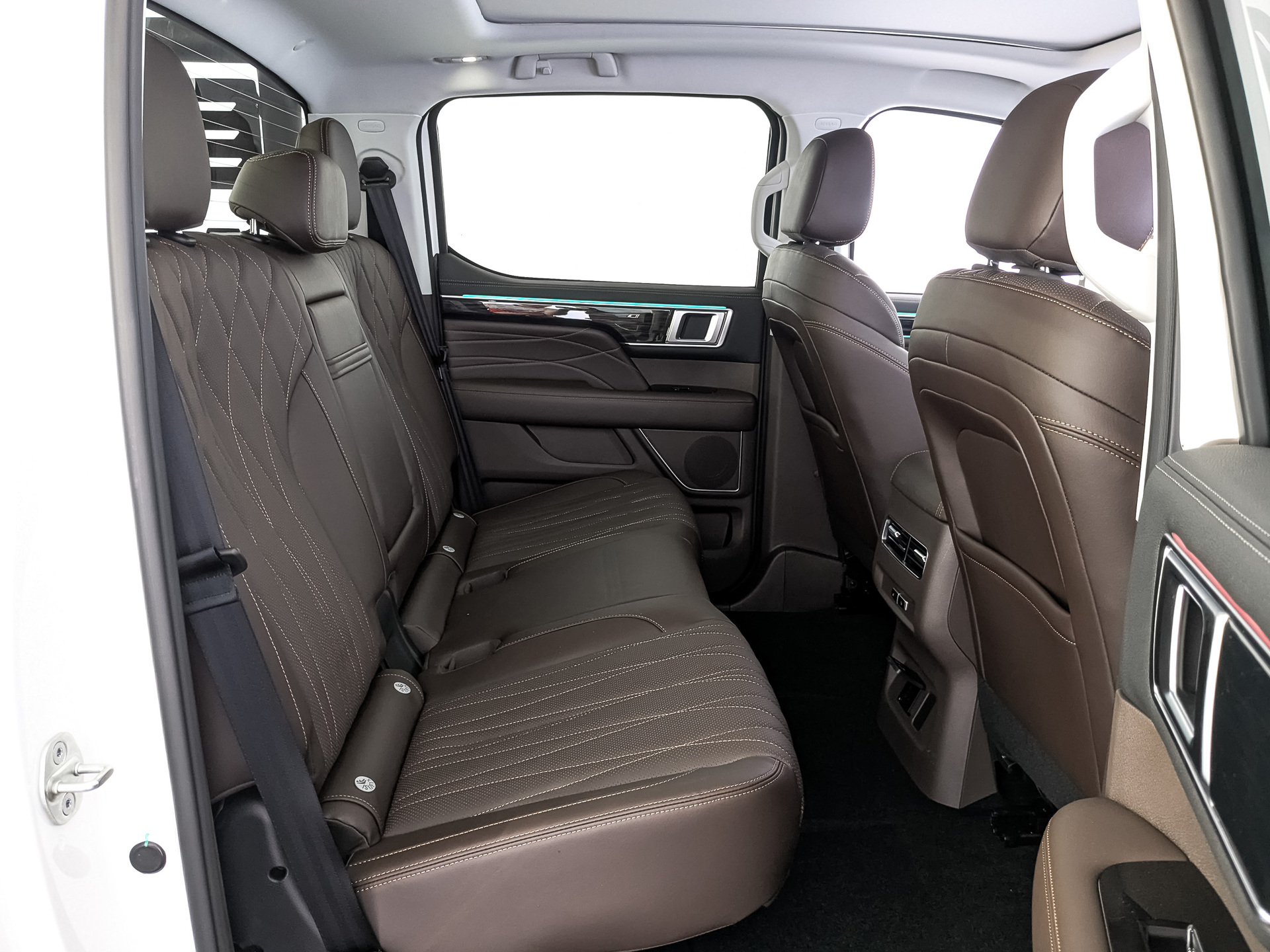 Фото Foton Tunland V9 Prestige 2.0TD/159 8АT 4WD