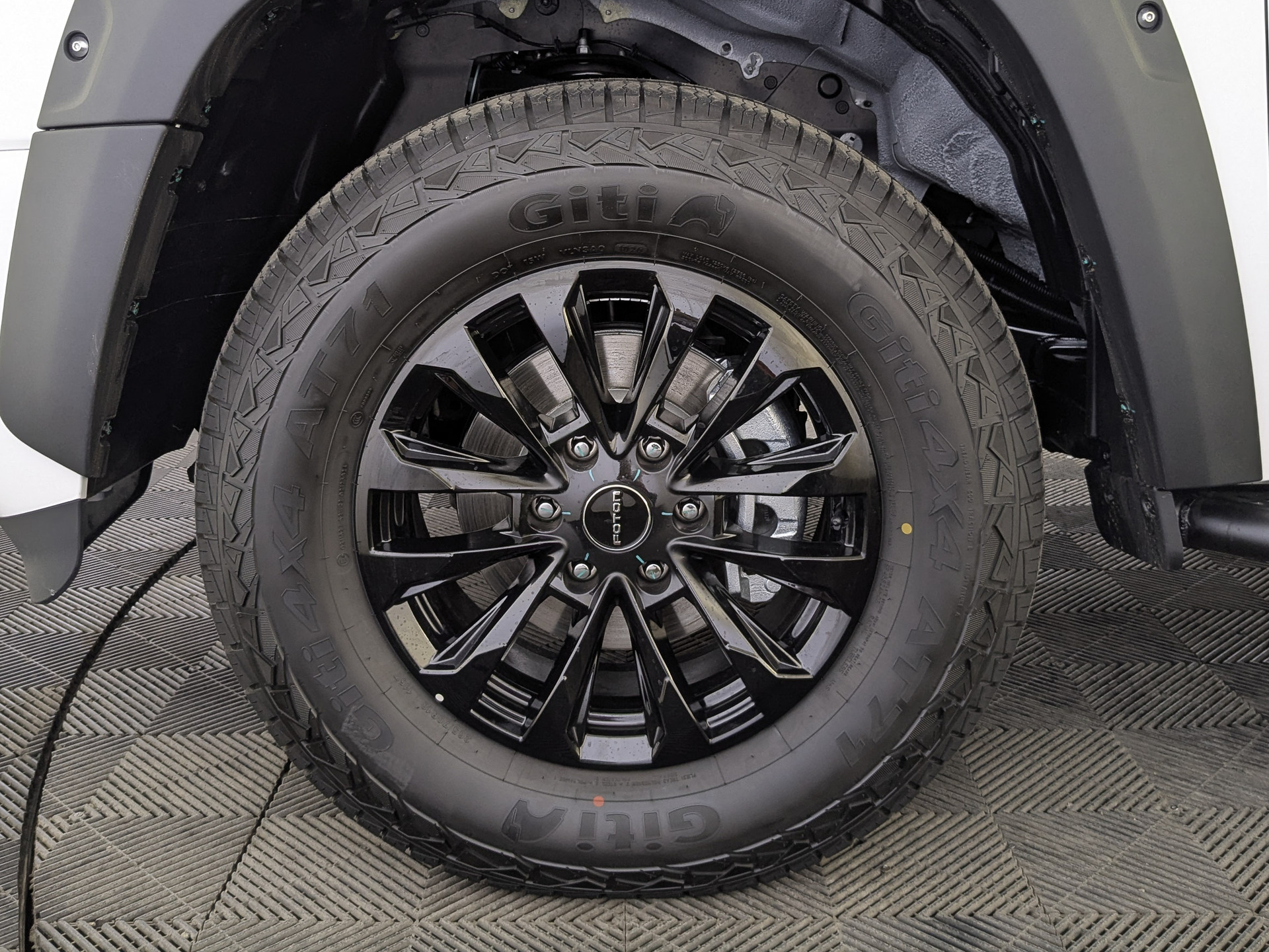 Фото Foton Tunland V9 Prestige 2.0TD/159 8АT 4WD