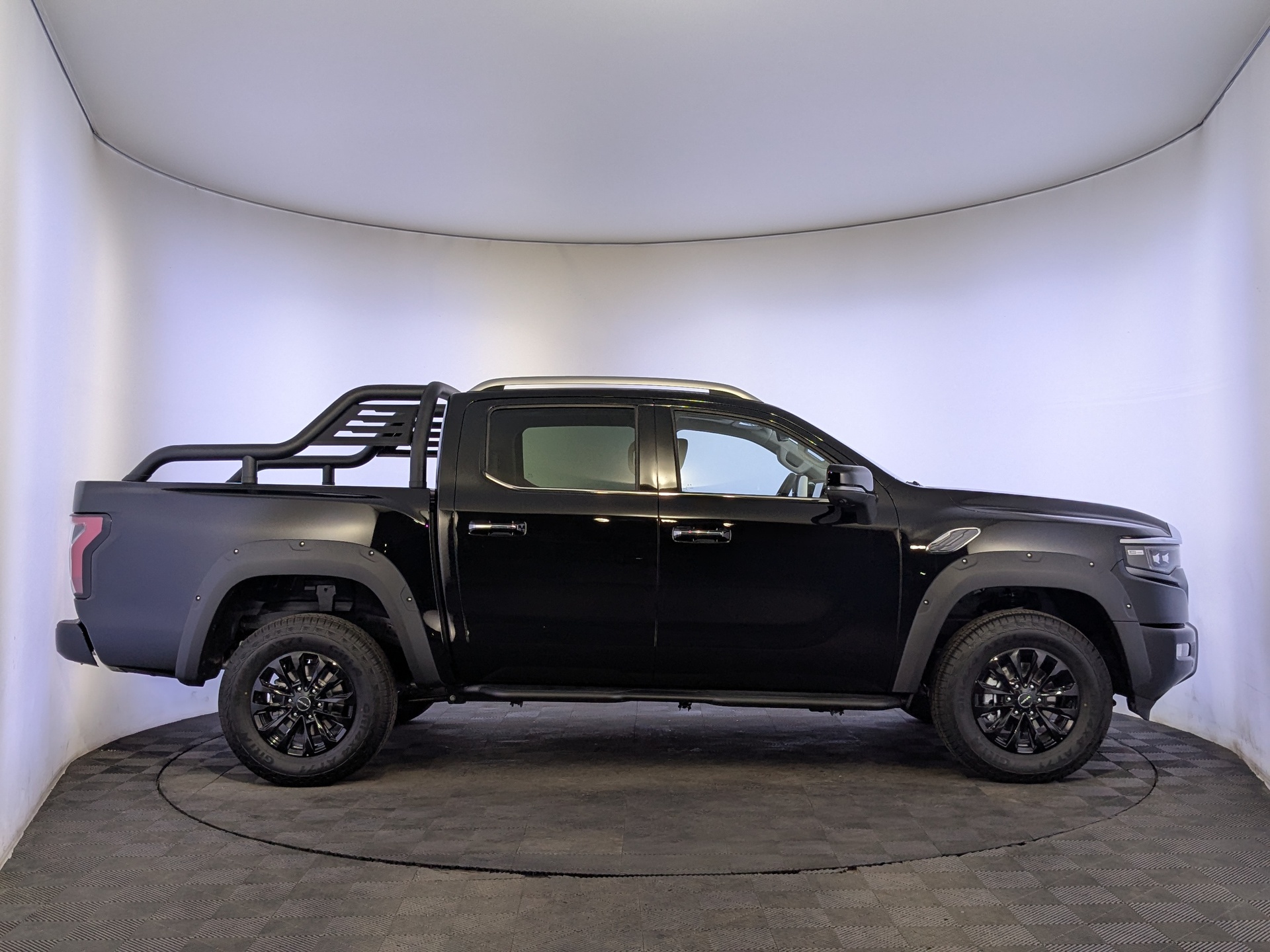 Фото Foton Tunland V9 Prestige 2.0TD/159 8АT 4WD