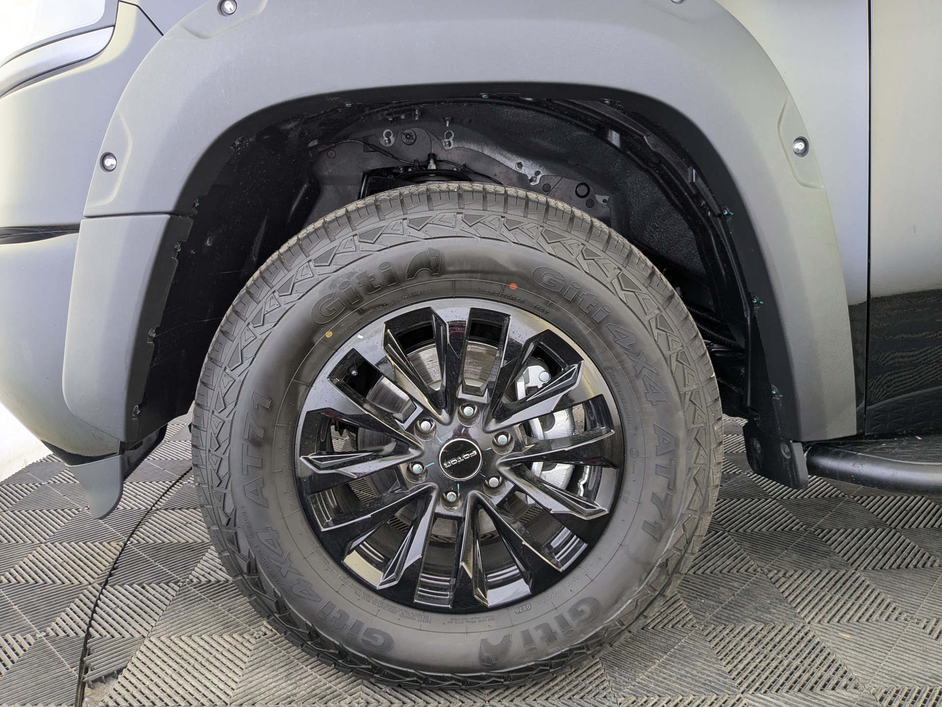 Фото Foton Tunland V9 Prestige 2.0TD/159 8АT 4WD