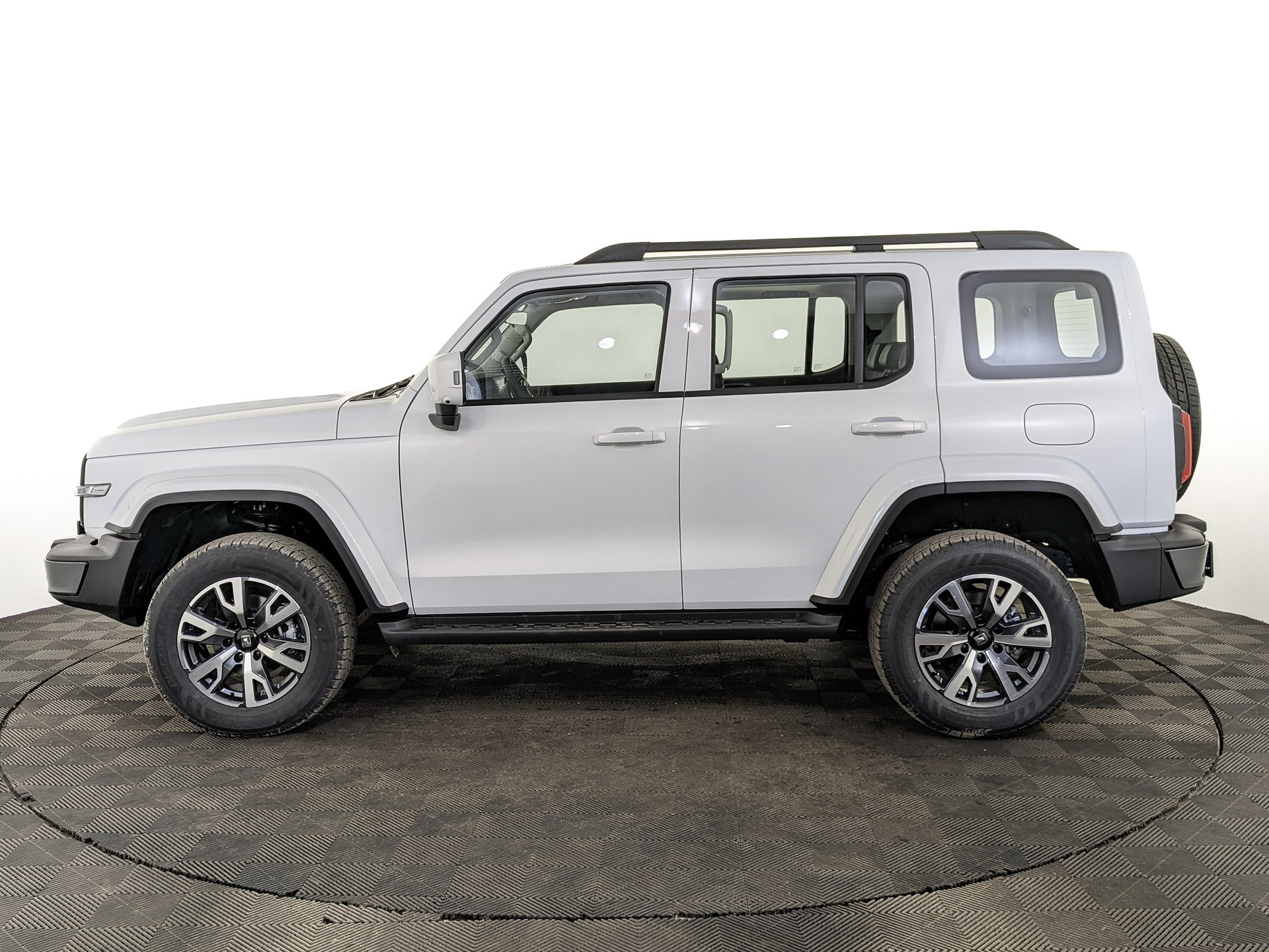 Фото Tank 300 Сити Драйв (City Adventure) 2.0T/218 8AT 4WD