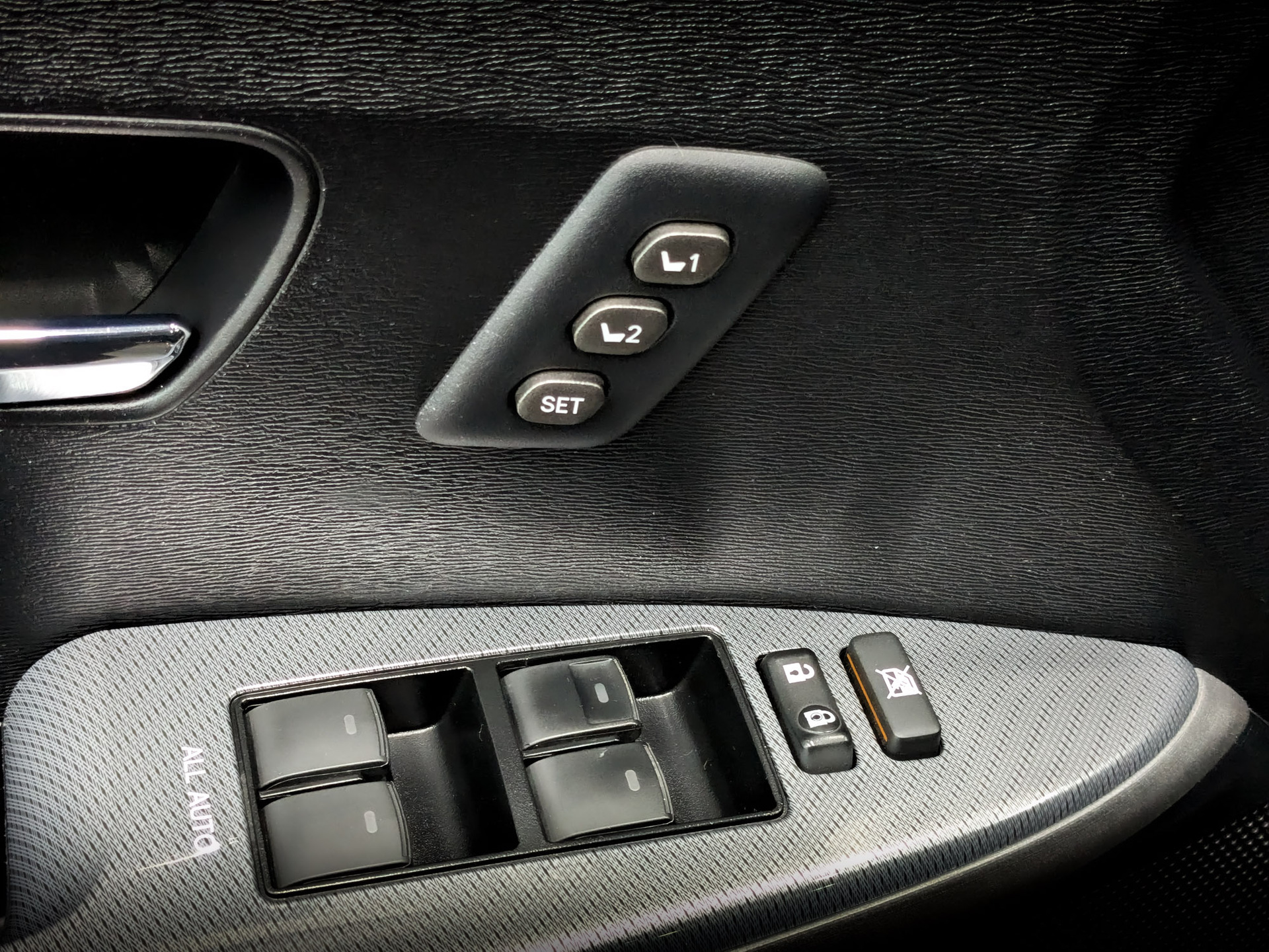 TOYOTA Venza 2.70 (185 л.с), автомат, 2014, пробег 150 175 км