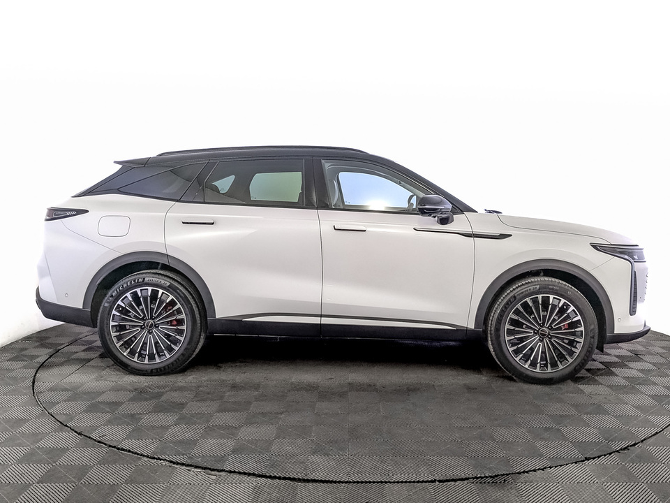 Exeed RX Flagship 2.0T/249 8AT 4WD
