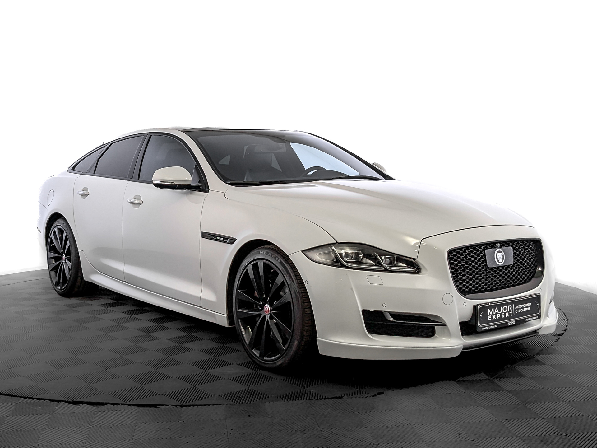 JAGUAR XJ 3.00 (340 л.с), автомат, 2016, пробег 40 122 км