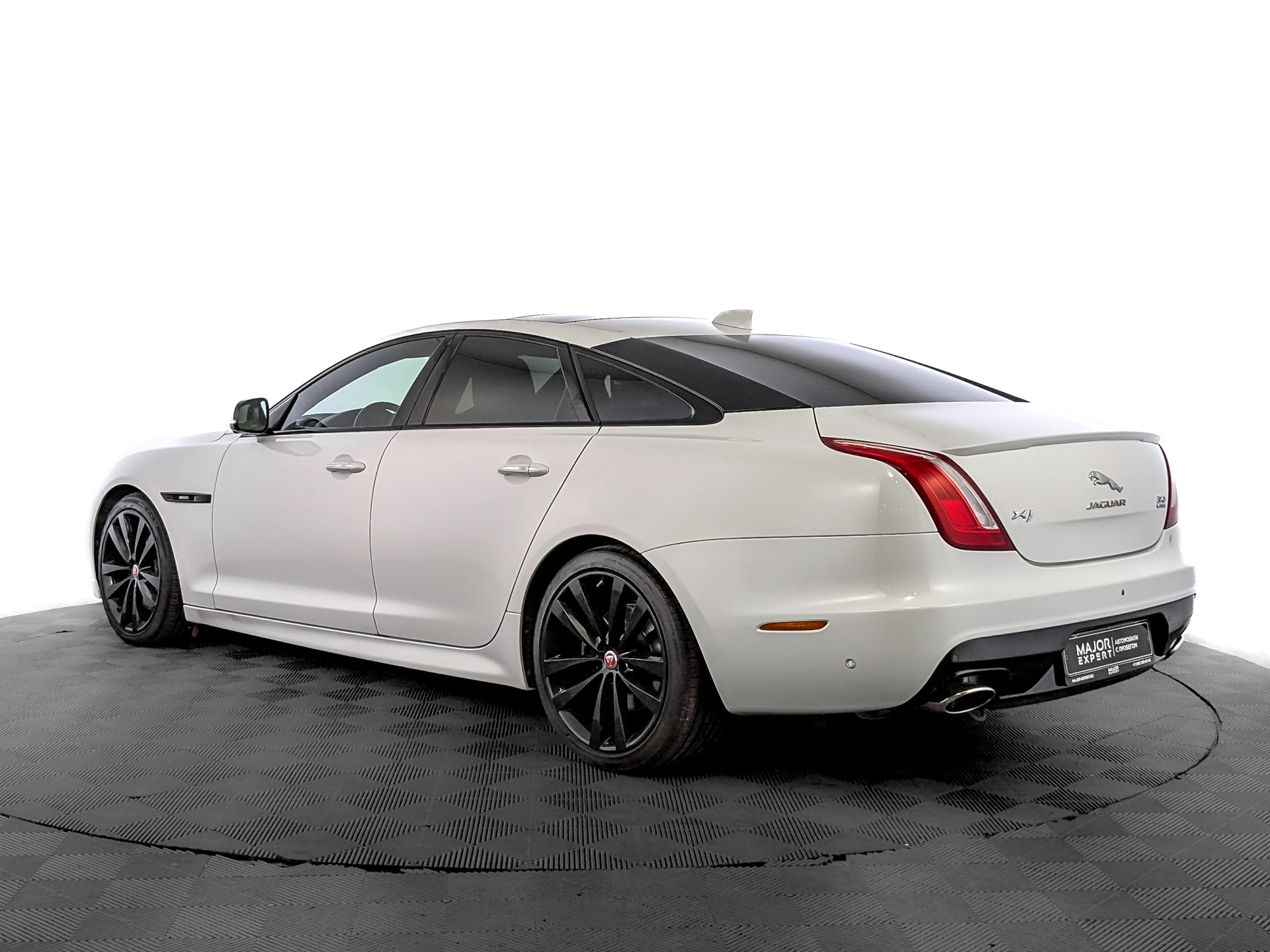 JAGUAR XJ 3.00 (340 л.с), автомат, 2016, пробег 40 122 км