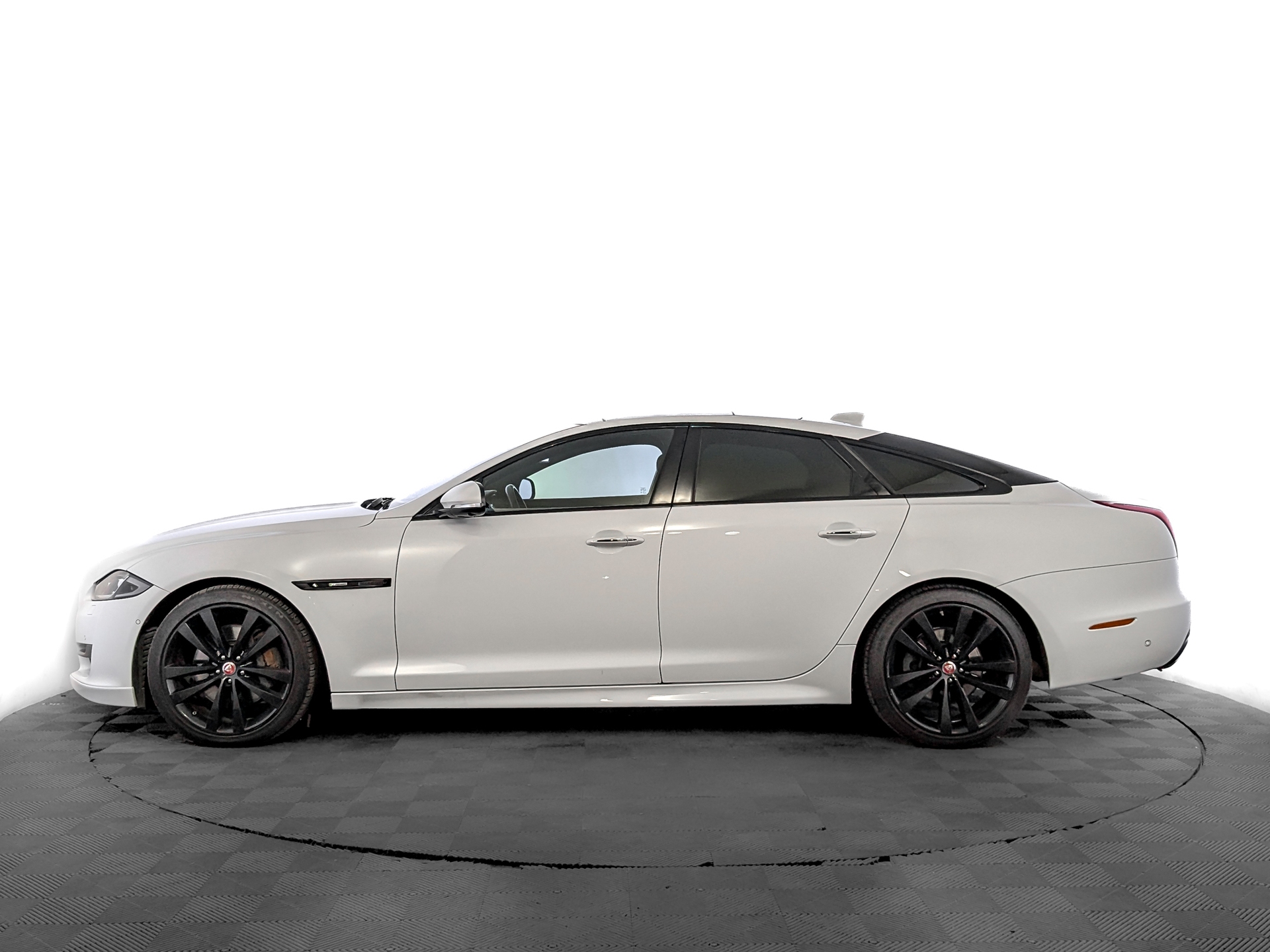 JAGUAR XJ 3.00 (340 л.с), автомат, 2016, пробег 40 122 км