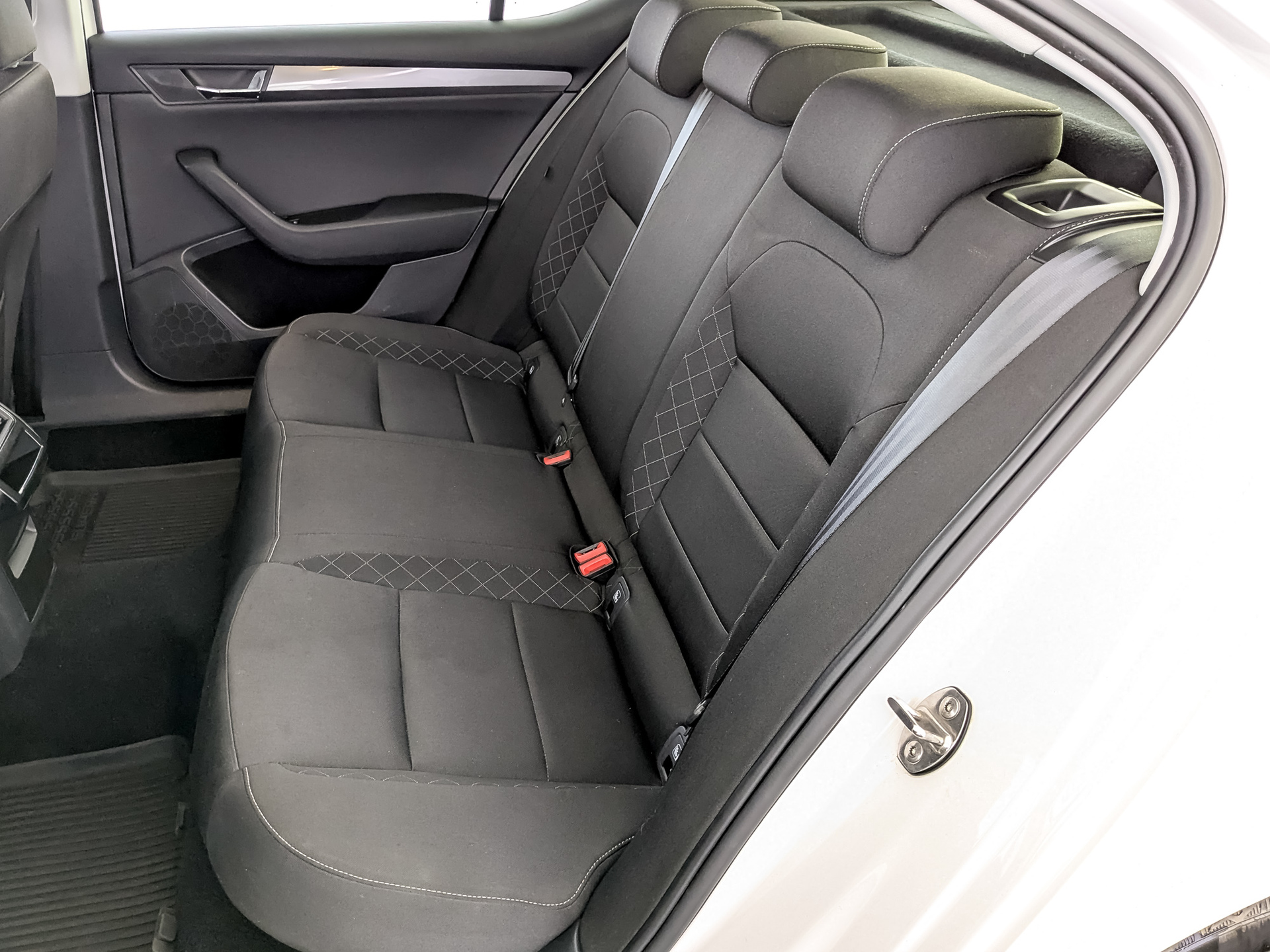 SKODA Superb 1.40 (150 л.с), автомат, 2019, пробег 94 130 км