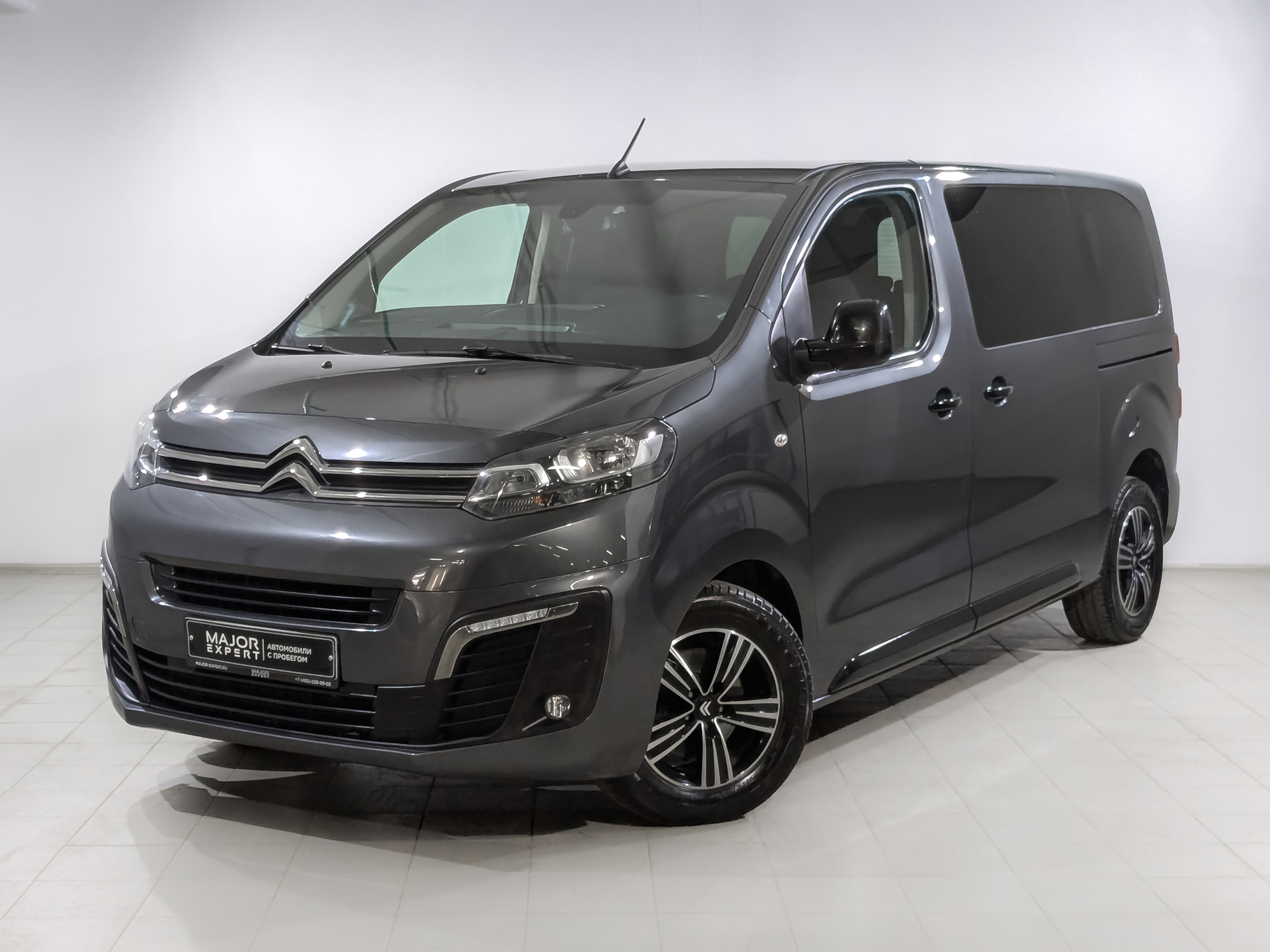 Обновленный Citroen SpaceTourer выходит на российский рынок