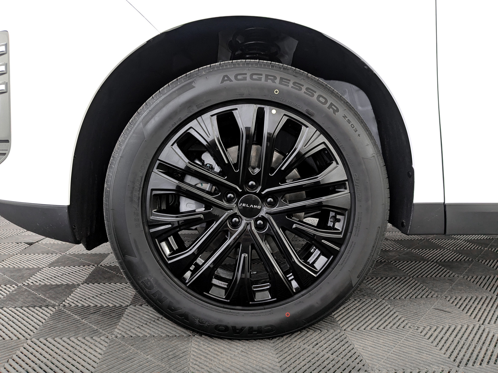 Фото Jeland J6 Престиж 1.5T/147 6RT 2WD
