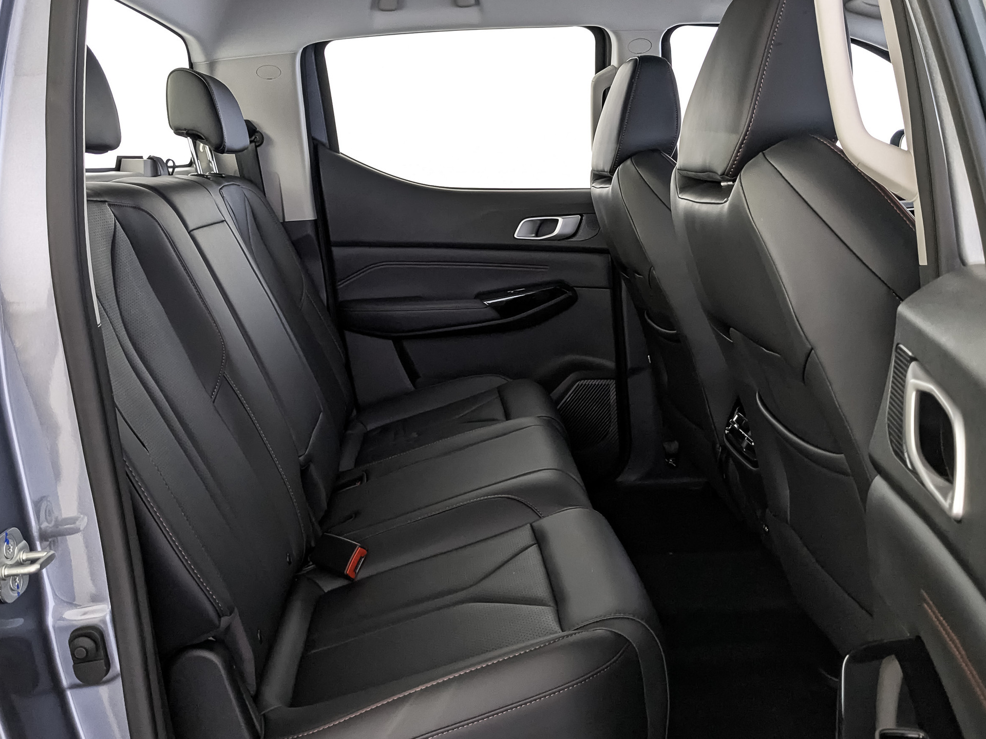 Фото Changan Hunter Plus Люкс 2.0T/226 8AT Полный привод