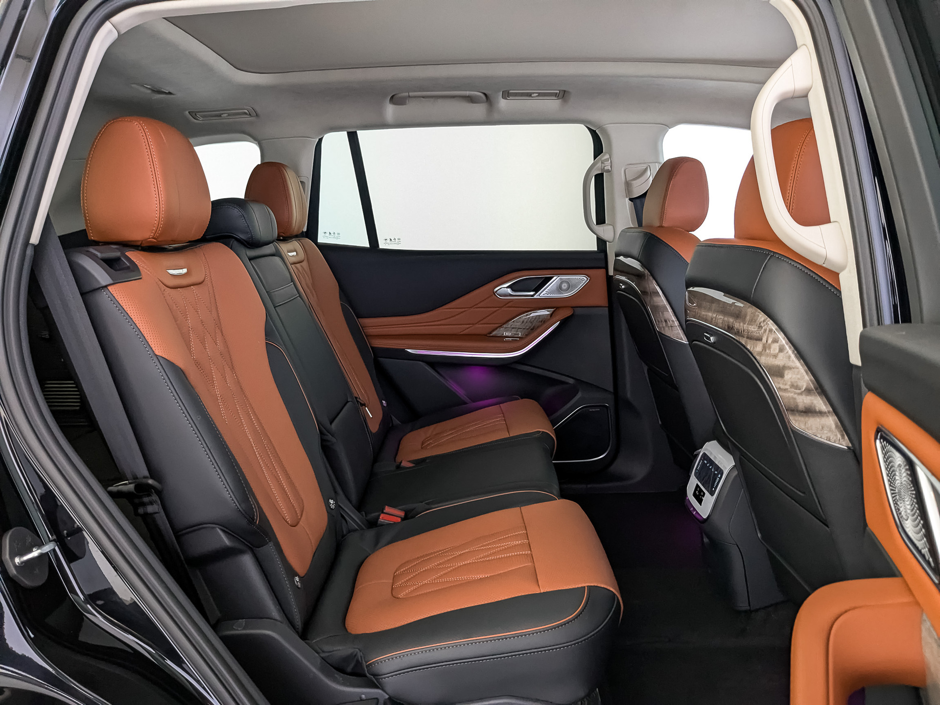 Фото Hongqi HS7 Executive 2.0T/245 8AT 4WD