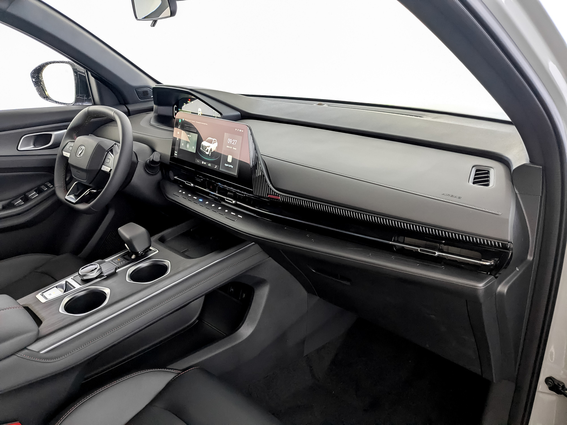 Фото Changan UNI-S Техно 1.5T/181 7RT Передний привод