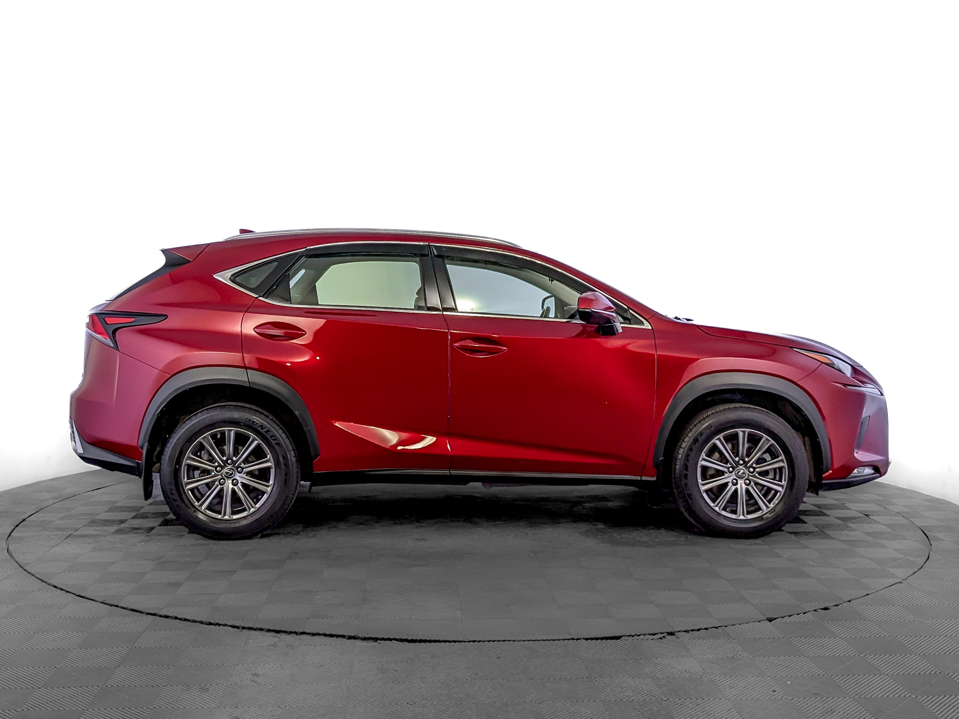 LEXUS NX 2.00 (150 л.с), автомат, 2020, пробег 111 913 км