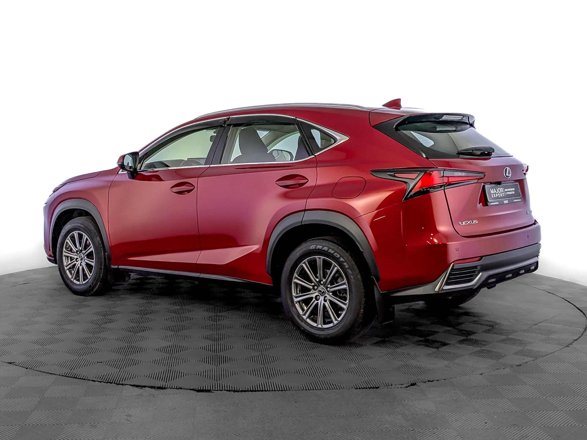 LEXUS NX 2.00 (150 л.с), автомат, 2020, пробег 111 913 км
